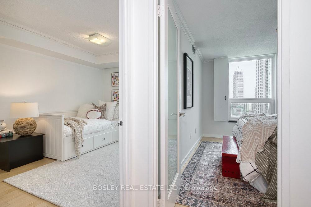 Photo 18 of Unit 1923, 77 Maitland Place, Toronto, Cabbagetown-South St. James Town — HOMEH