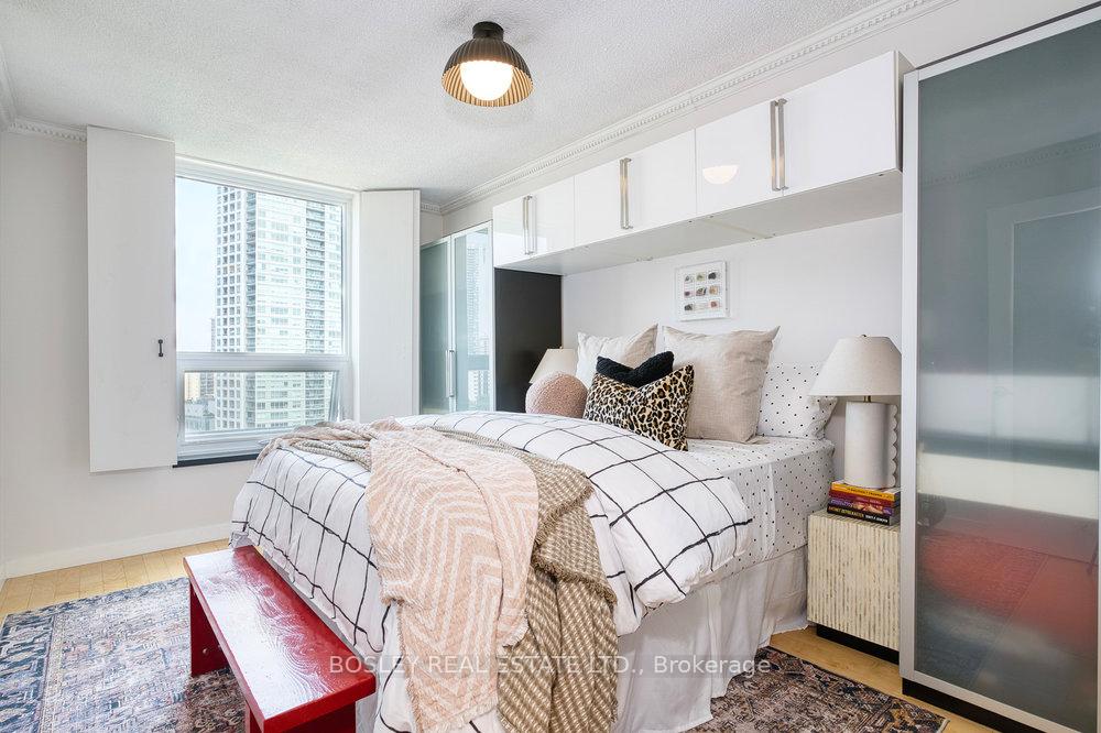 Photo 19 of Unit 1923, 77 Maitland Place, Toronto, Cabbagetown-South St. James Town — HOMEH