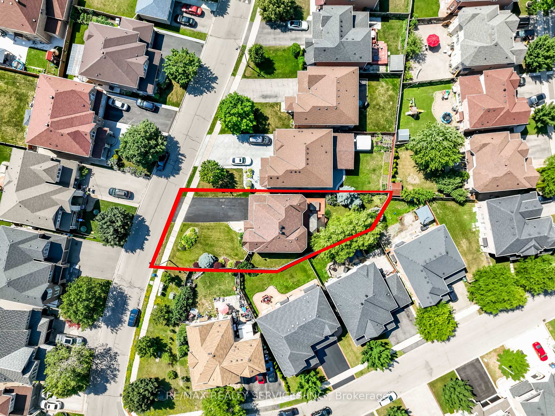Photo 32 of 86 Whitwell Drive, Brampton, Vales of Castlemore North — HOMEH