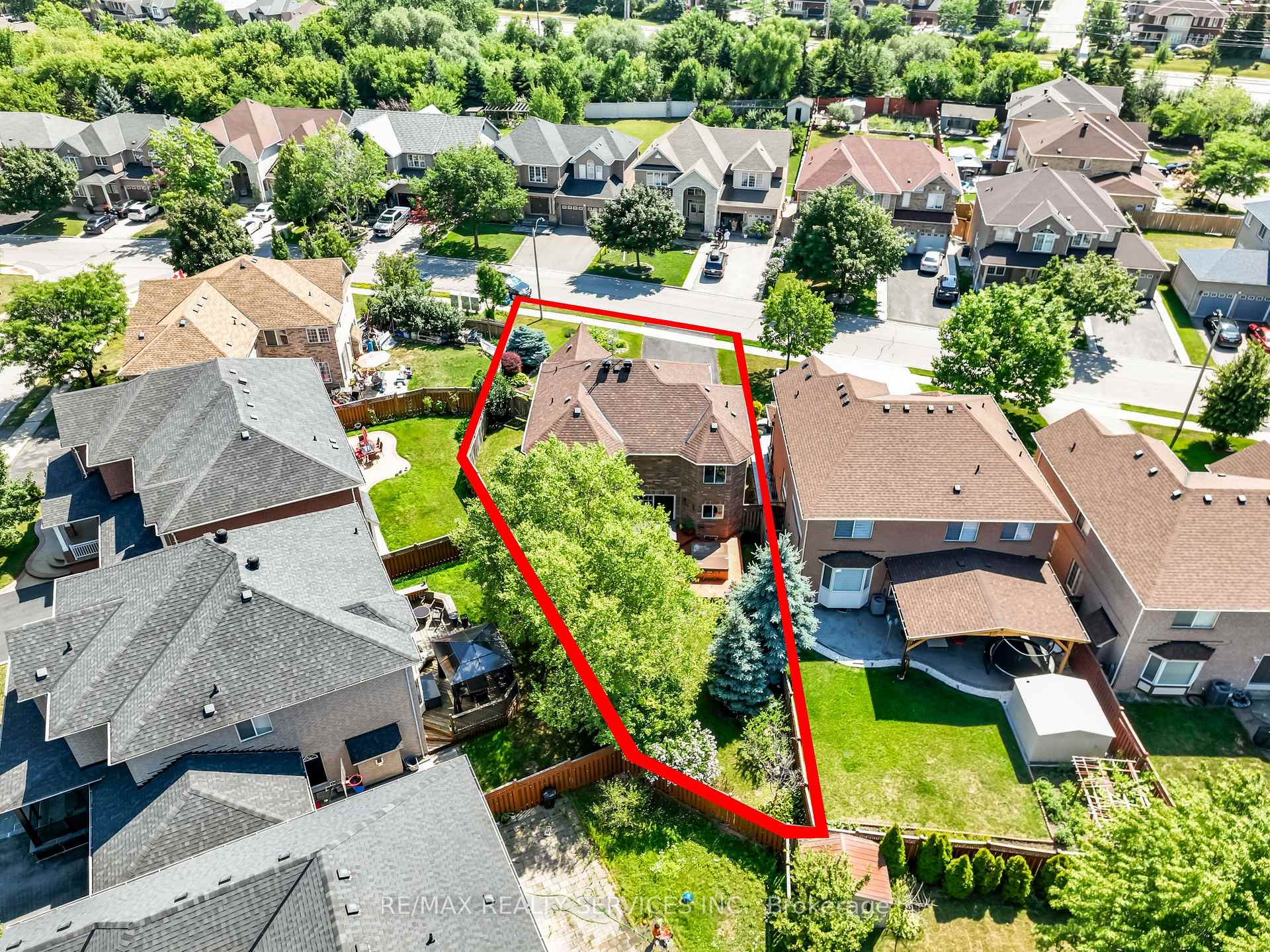 Photo 20 of 86 Whitwell Drive, Brampton, Vales of Castlemore North — HOMEH