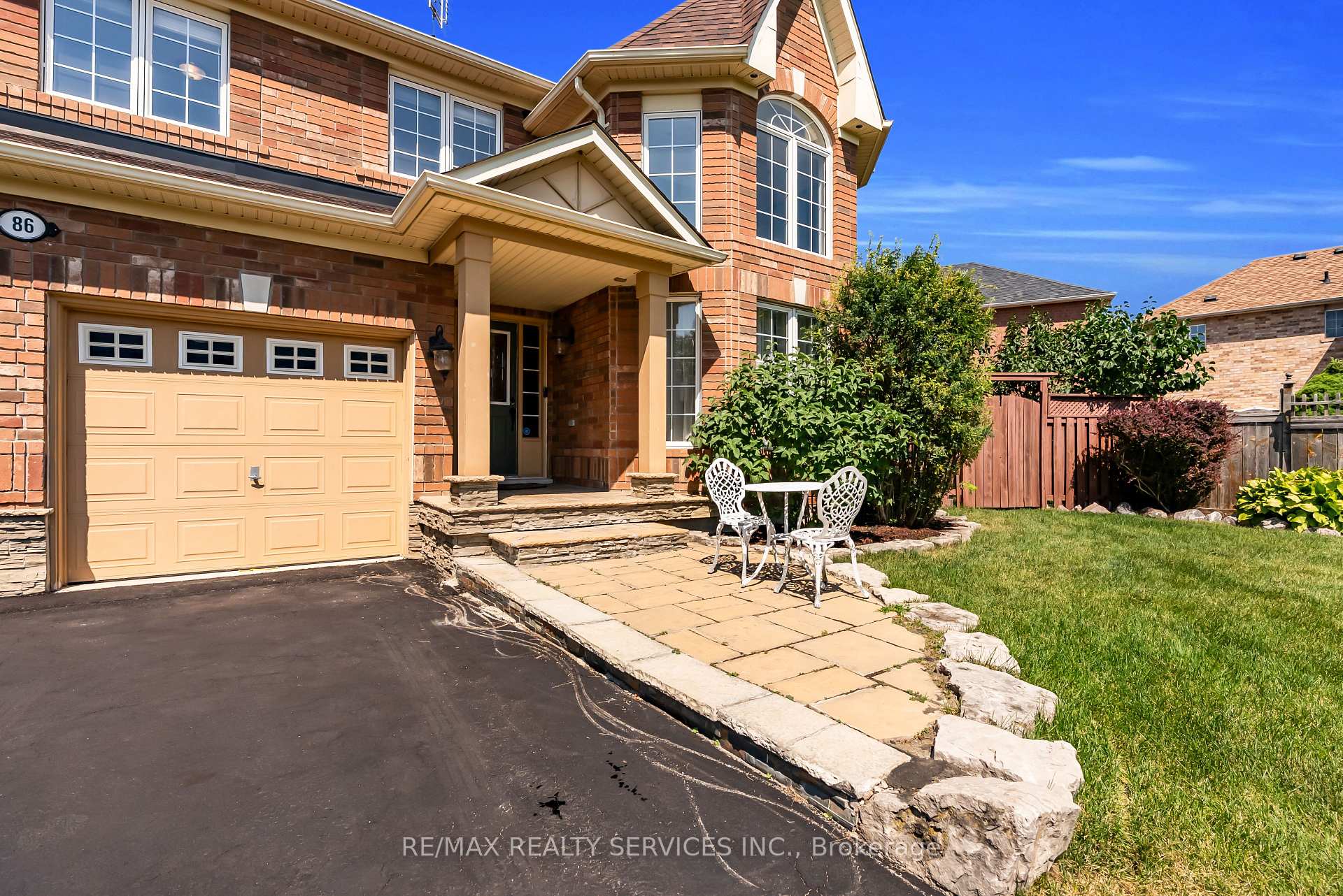Photo 7 of 86 Whitwell Drive, Brampton, Vales of Castlemore North — HOMEH