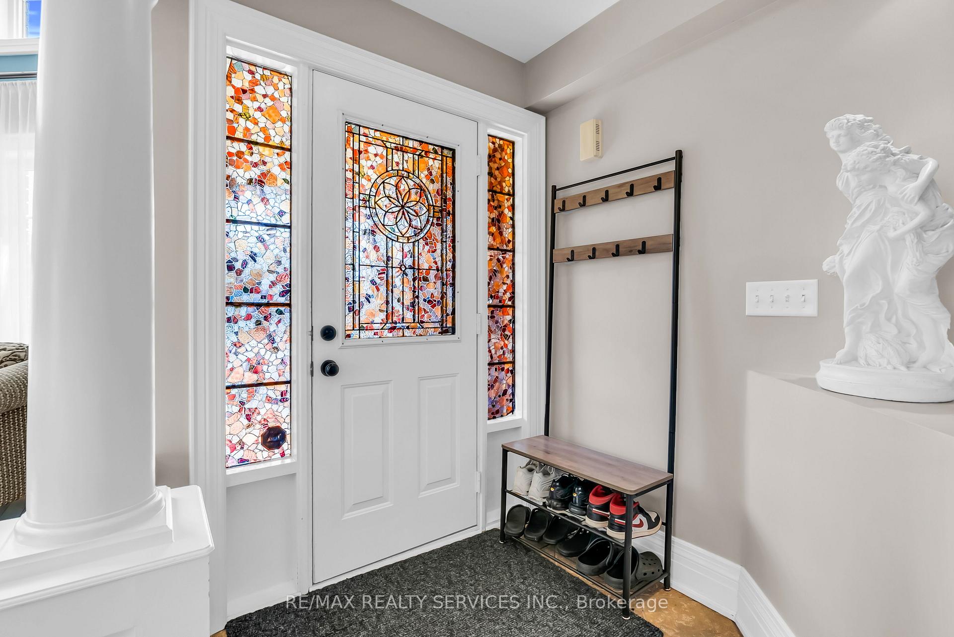 Photo 6 of 86 Whitwell Drive, Brampton, Vales of Castlemore North — HOMEH