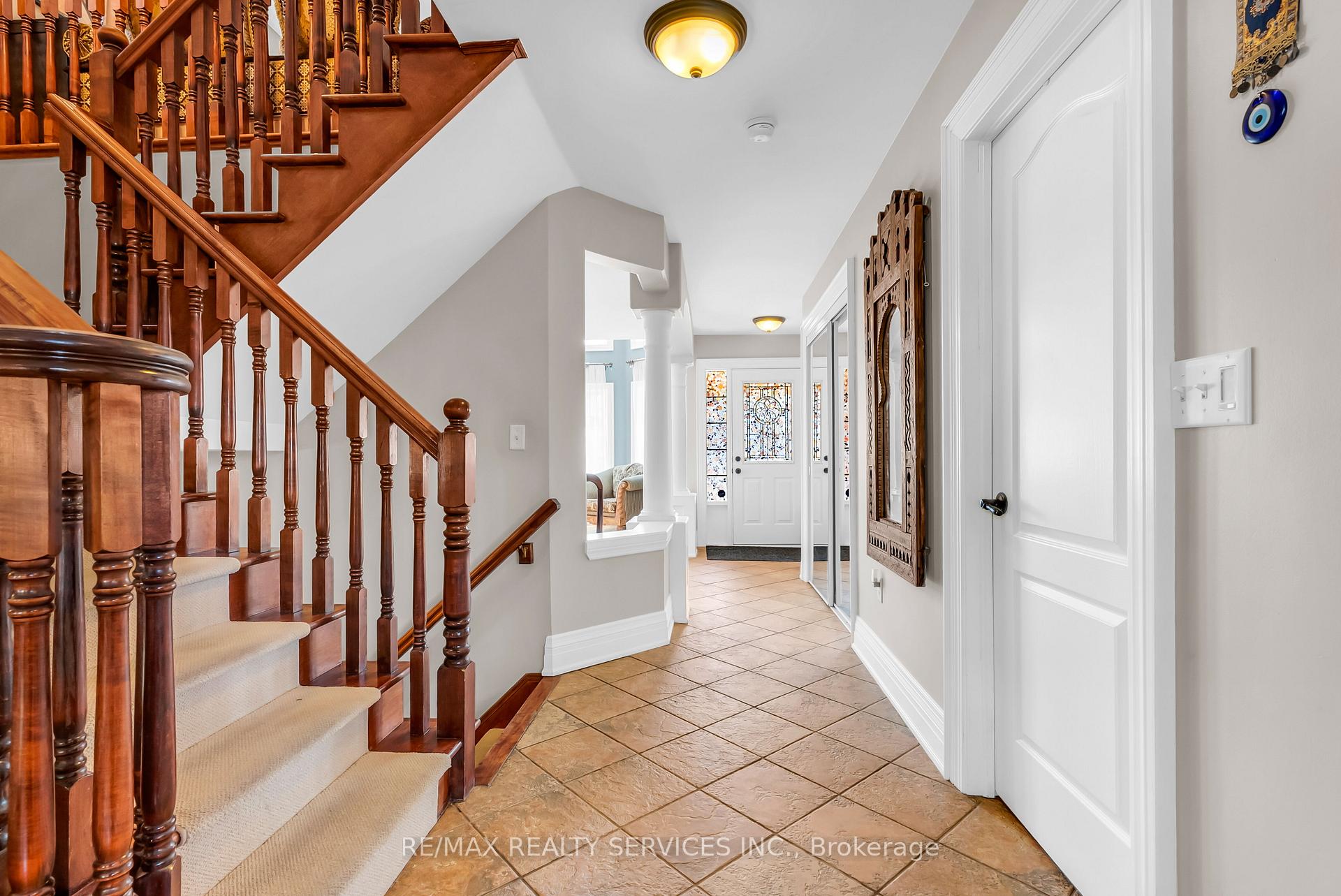 Photo 8 of 86 Whitwell Drive, Brampton, Vales of Castlemore North — HOMEH