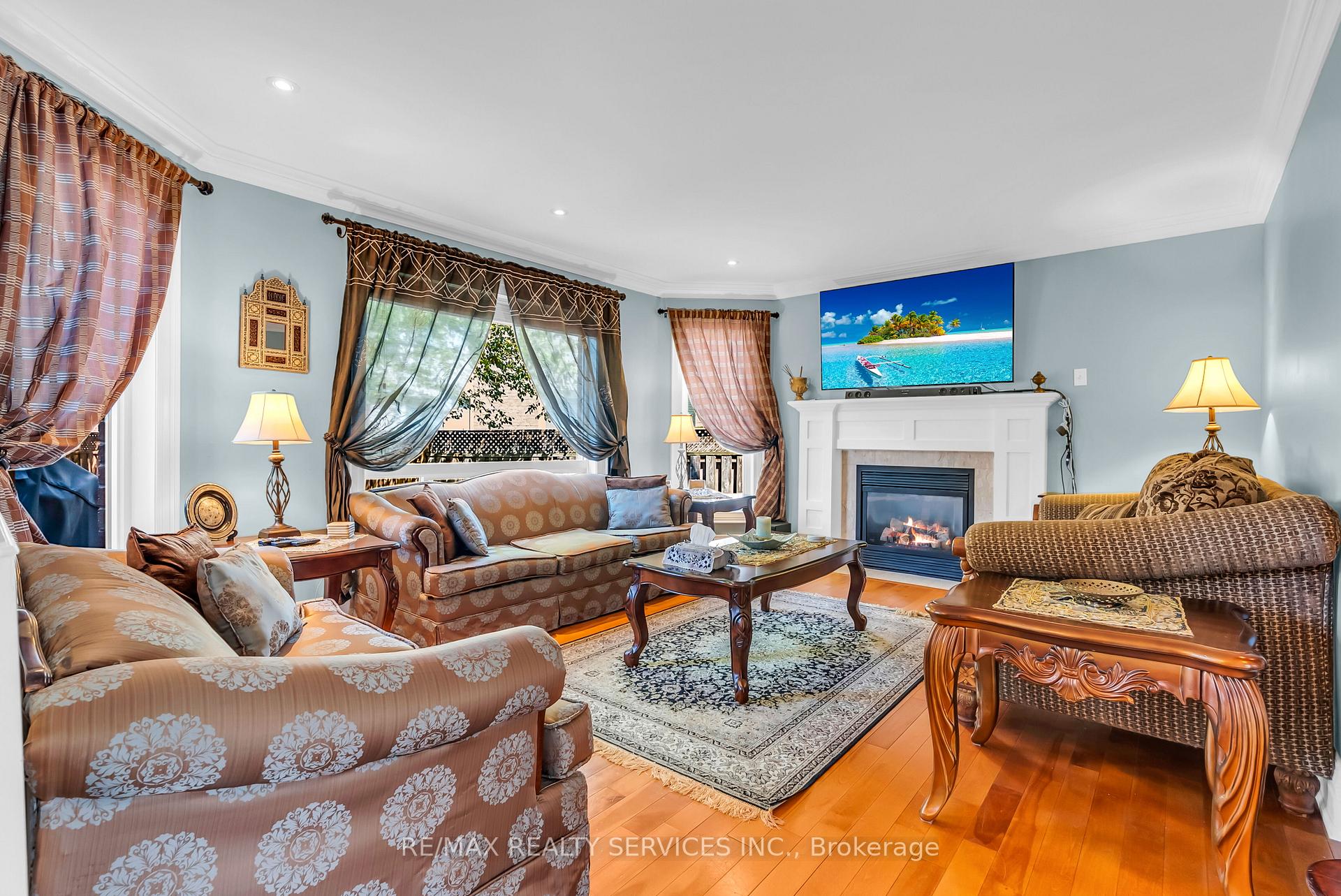 Photo 9 of 86 Whitwell Drive, Brampton, Vales of Castlemore North — HOMEH