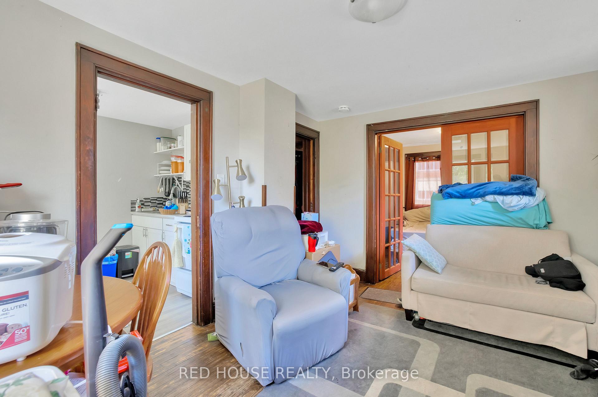 Photo 10 of 531 Mcewan Avenue E, Windsor — HOMEH
