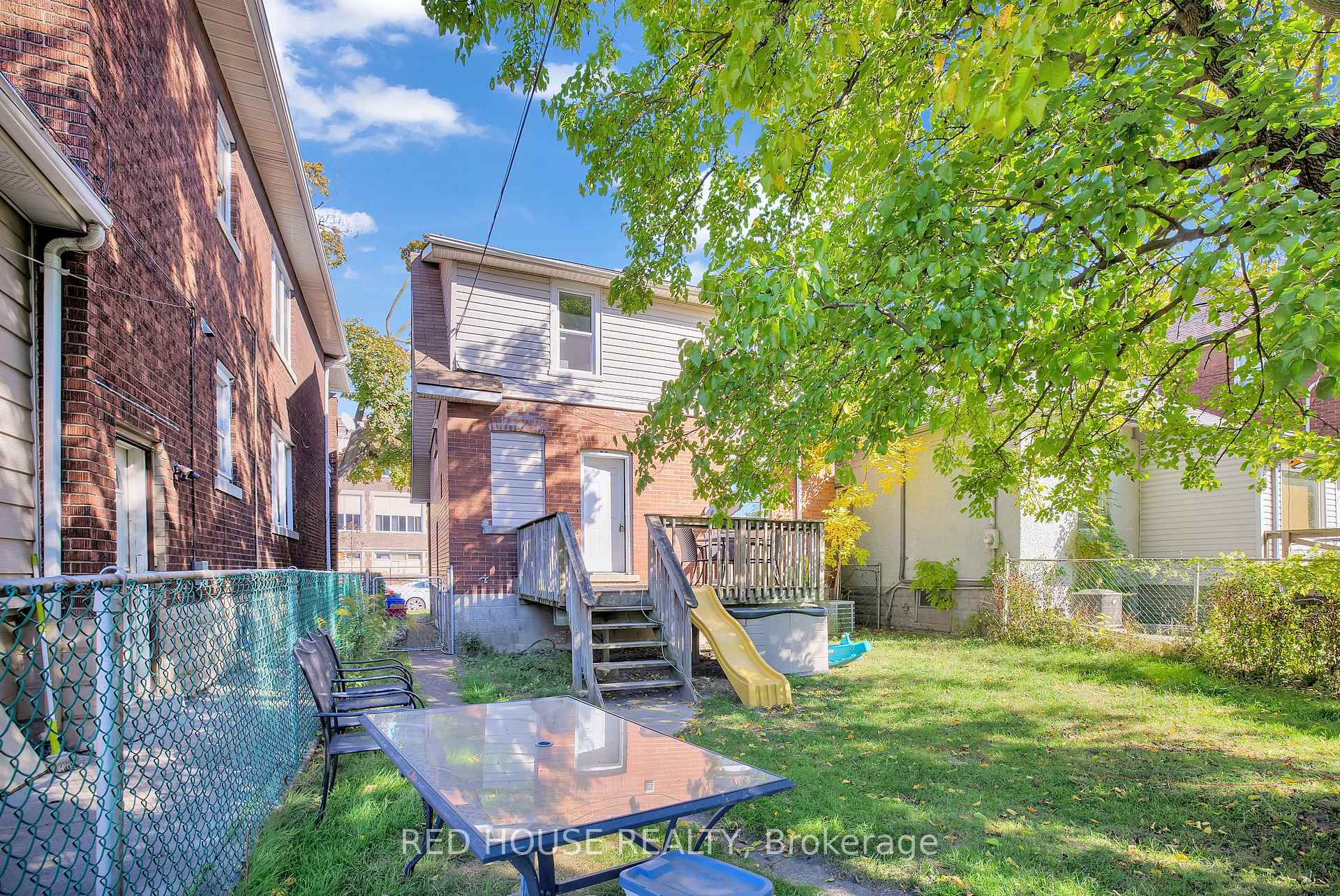 Photo 14 of 531 Mcewan Avenue E, Windsor — HOMEH