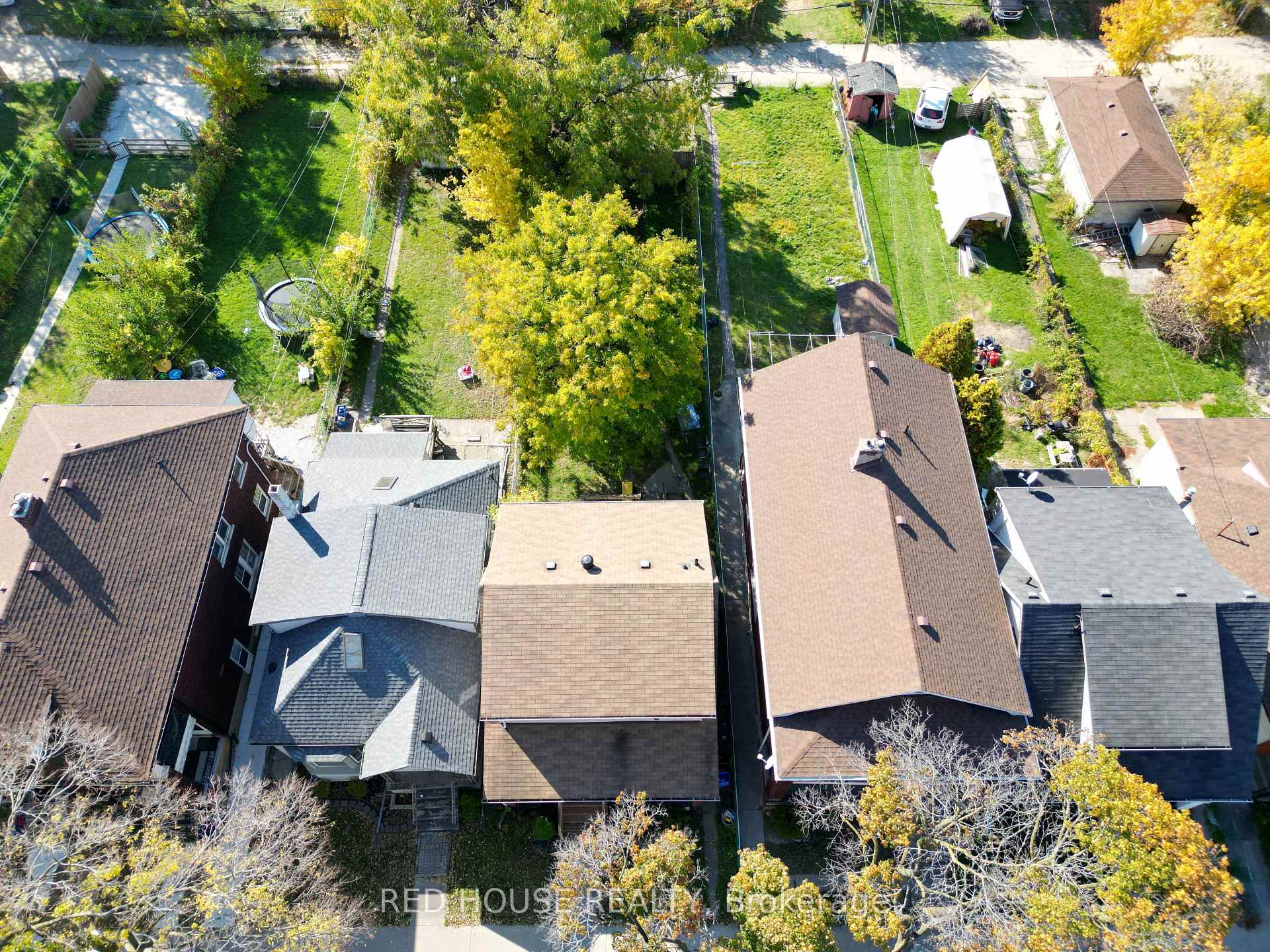 Photo 16 of 531 Mcewan Avenue E, Windsor — HOMEH