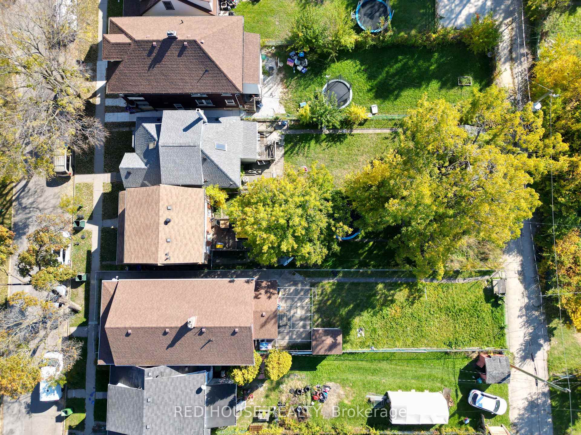 Photo 17 of 531 Mcewan Avenue E, Windsor — HOMEH