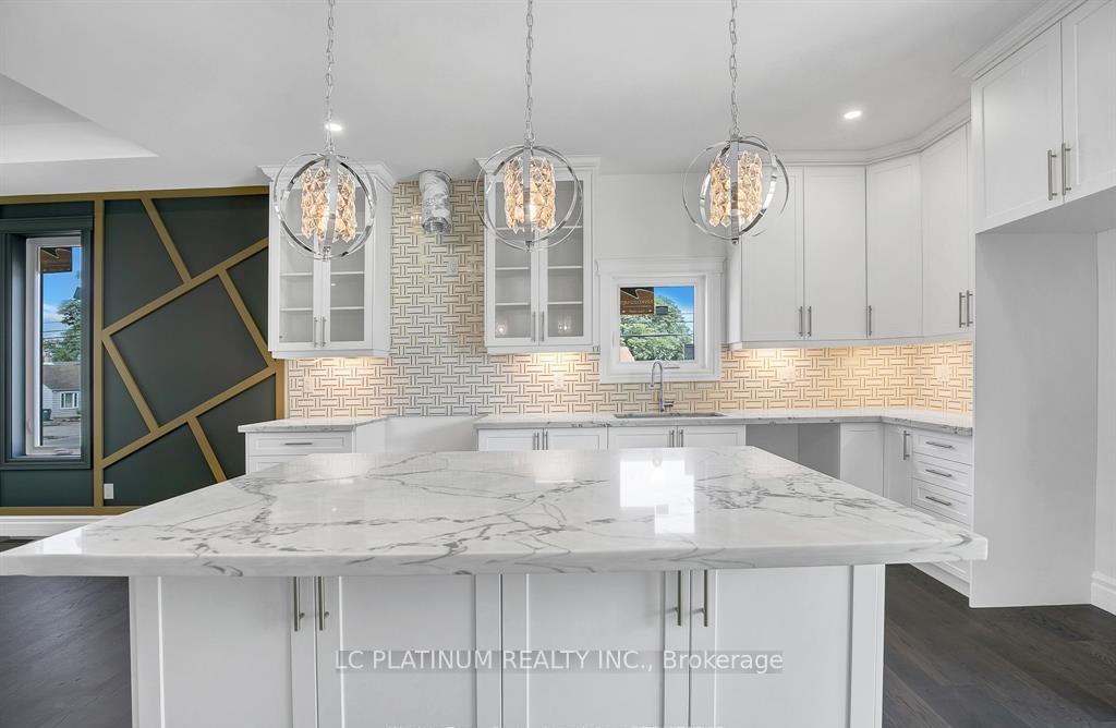Photo 38 of 1708 Mark Avenue, Windsor — HOMEH