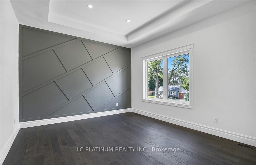 Photo 13 of 1708 Mark Avenue, Windsor — HOMEH