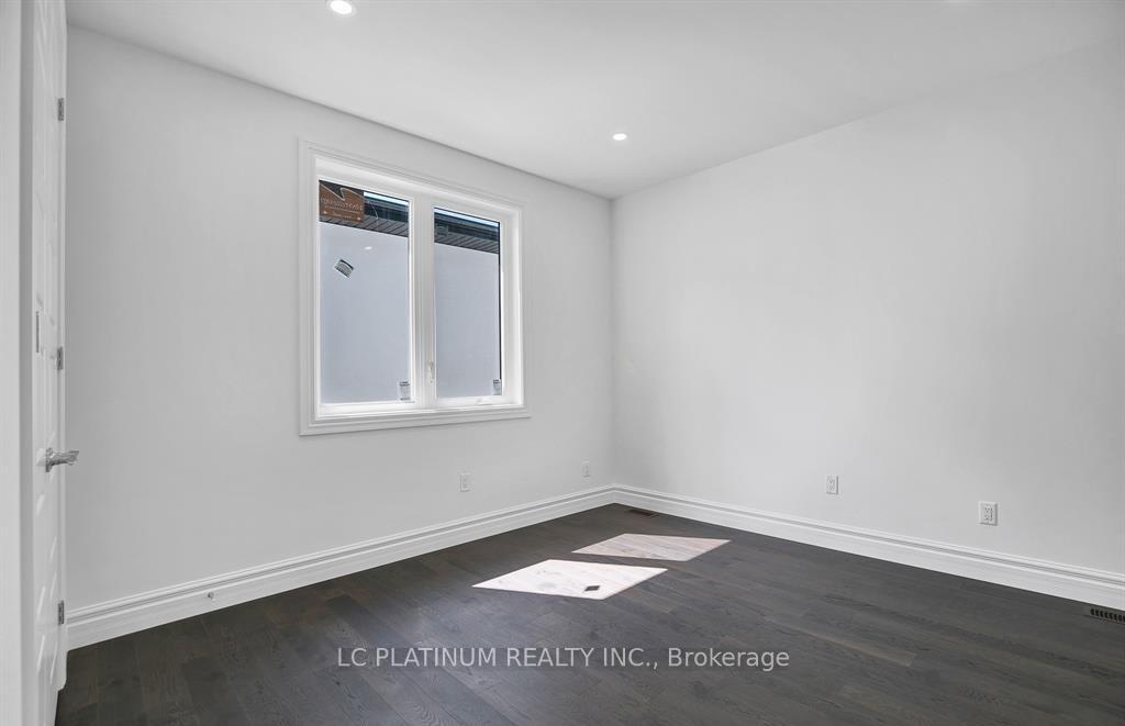 Photo 16 of 1708 Mark Avenue, Windsor — HOMEH