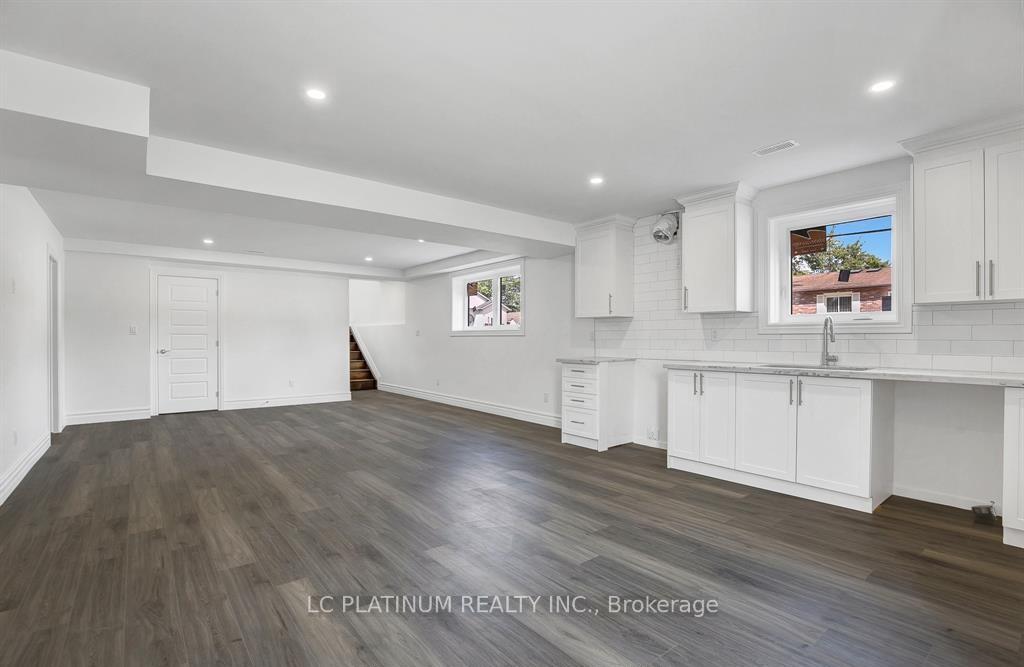 Photo 25 of 1708 Mark Avenue, Windsor — HOMEH