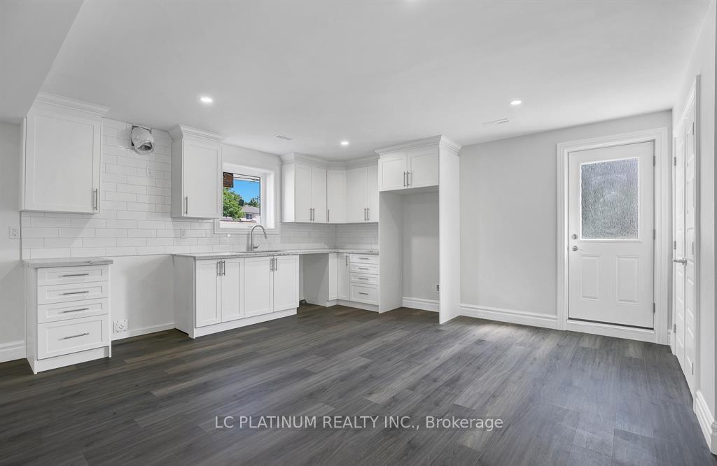 Photo 19 of 1708 Mark Avenue, Windsor — HOMEH