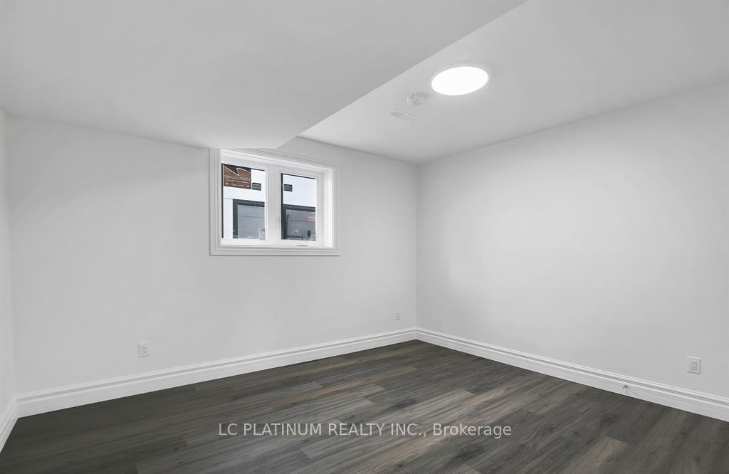 Photo 22 of 1708 Mark Avenue, Windsor — HOMEH