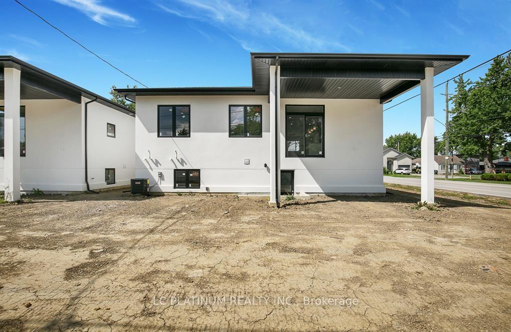 Photo 34 of 1708 Mark Avenue, Windsor — HOMEH