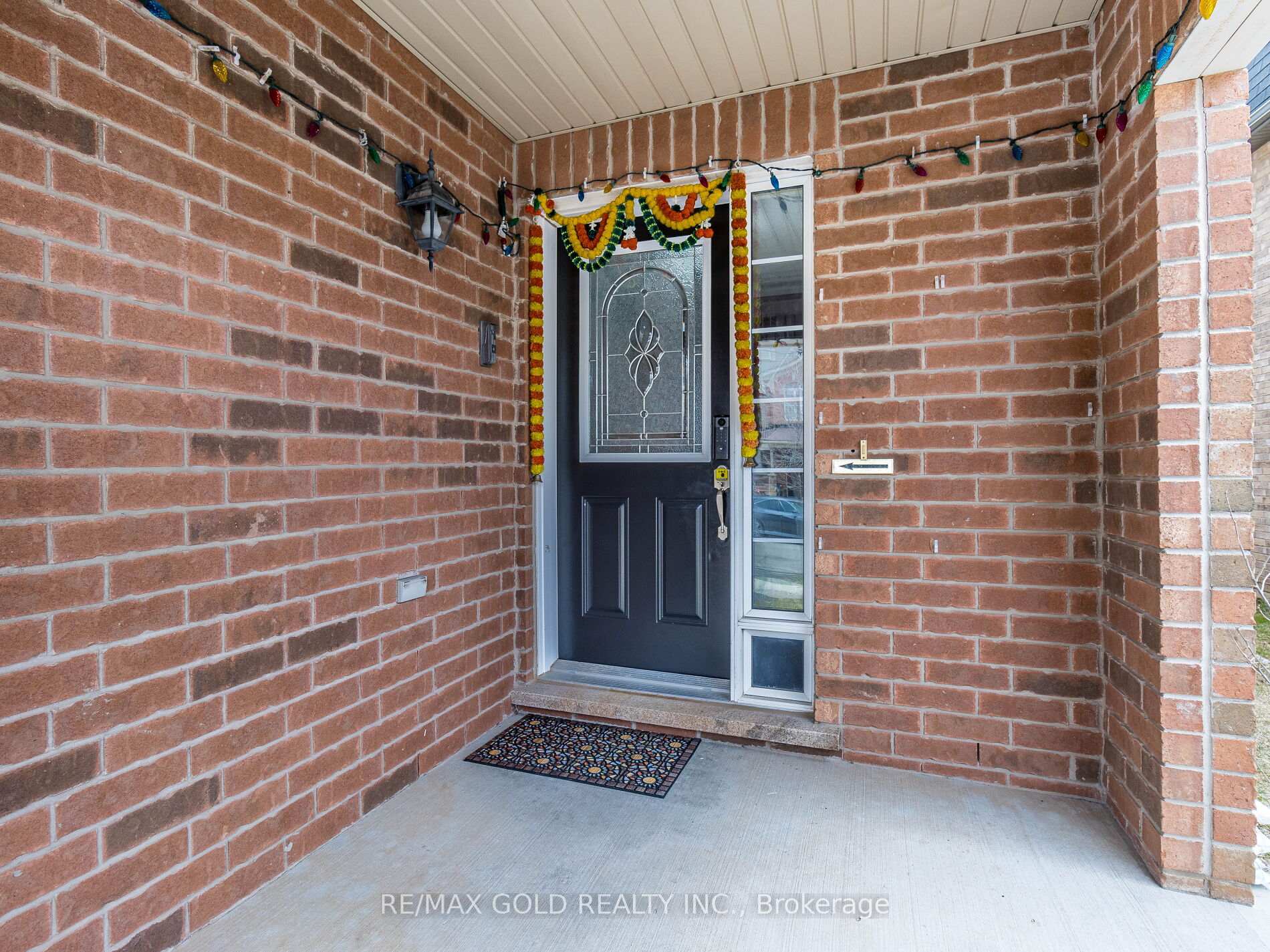 Photo 5 of 113 Bevington Road, Brampton, Northwest Brampton — HOMEH