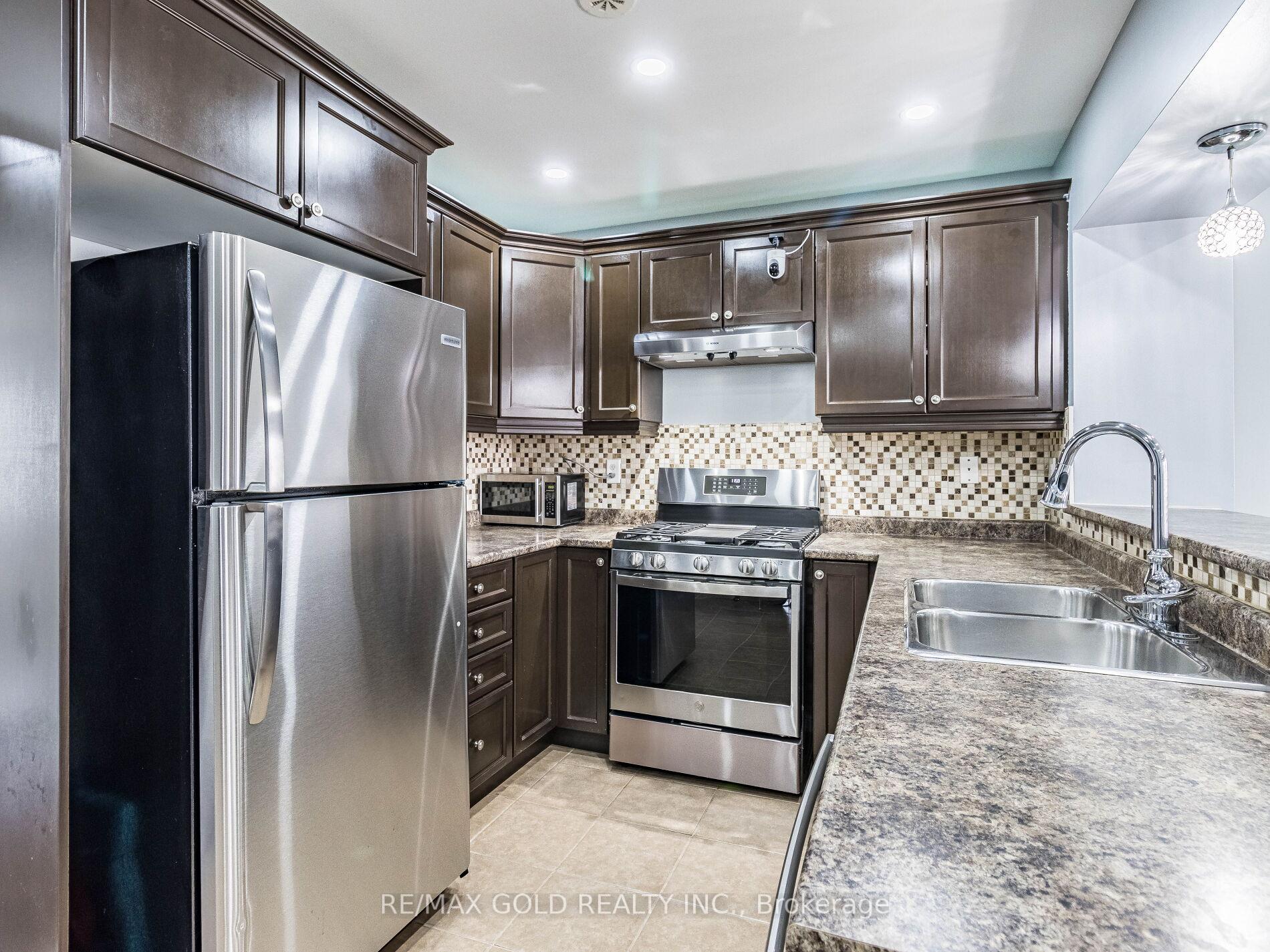 Photo 17 of 113 Bevington Road, Brampton, Northwest Brampton — HOMEH