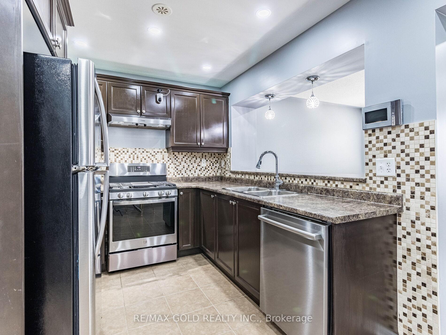 Photo 14 of 113 Bevington Road, Brampton, Northwest Brampton — HOMEH
