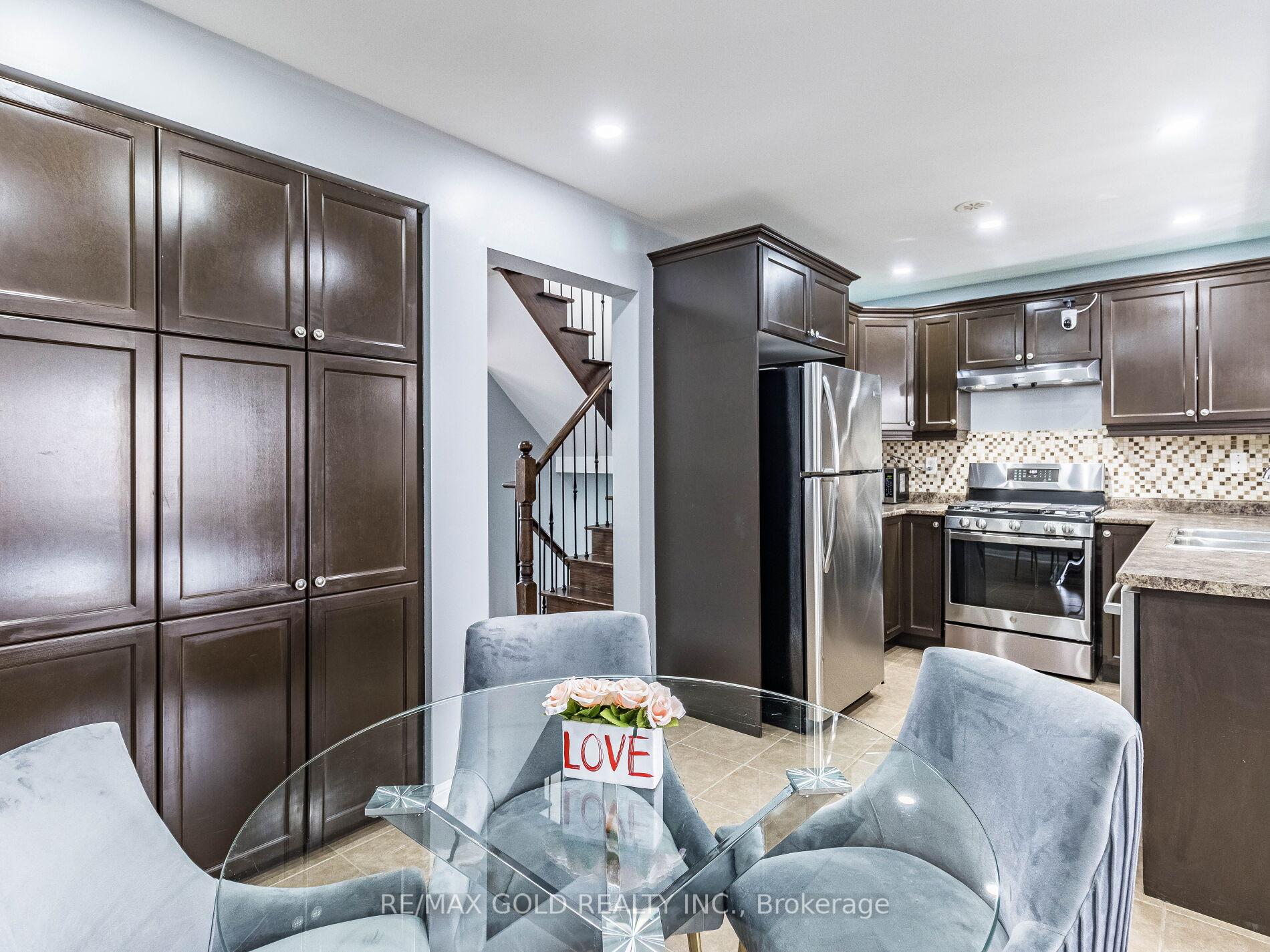 Photo 13 of 113 Bevington Road, Brampton, Northwest Brampton — HOMEH