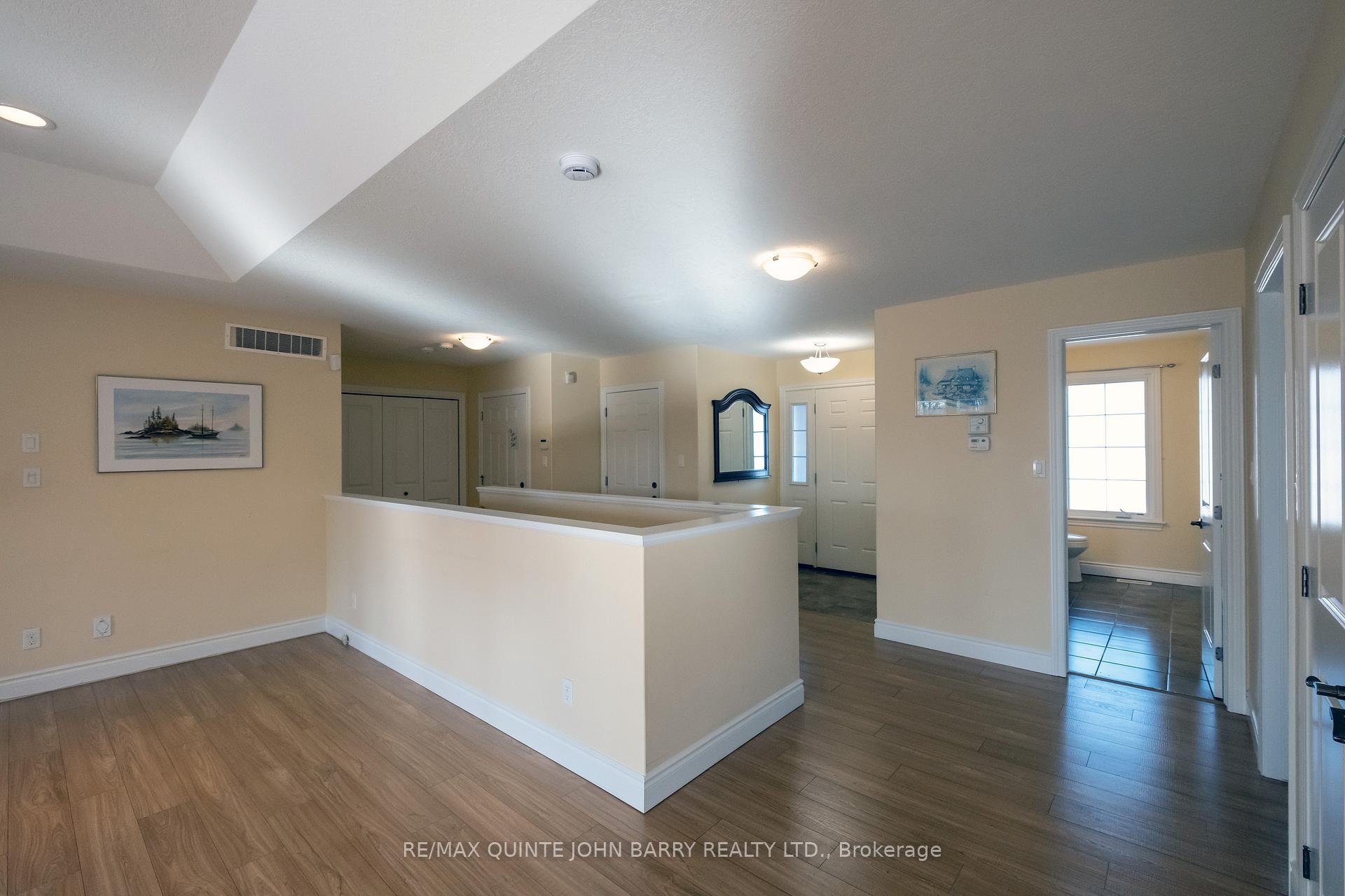 Photo 3 of 29 Kawartha Court, Belleville, Belleville Ward — HOMEH