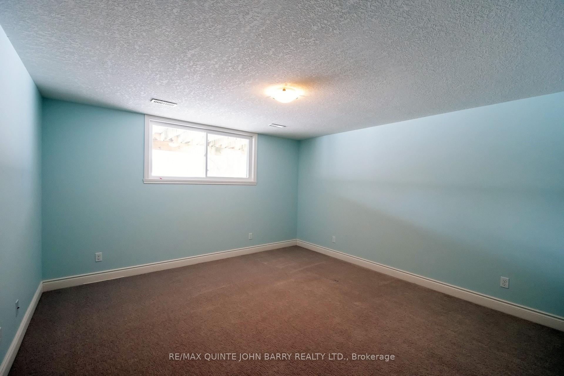 Photo 30 of 29 Kawartha Court, Belleville, Belleville Ward — HOMEH