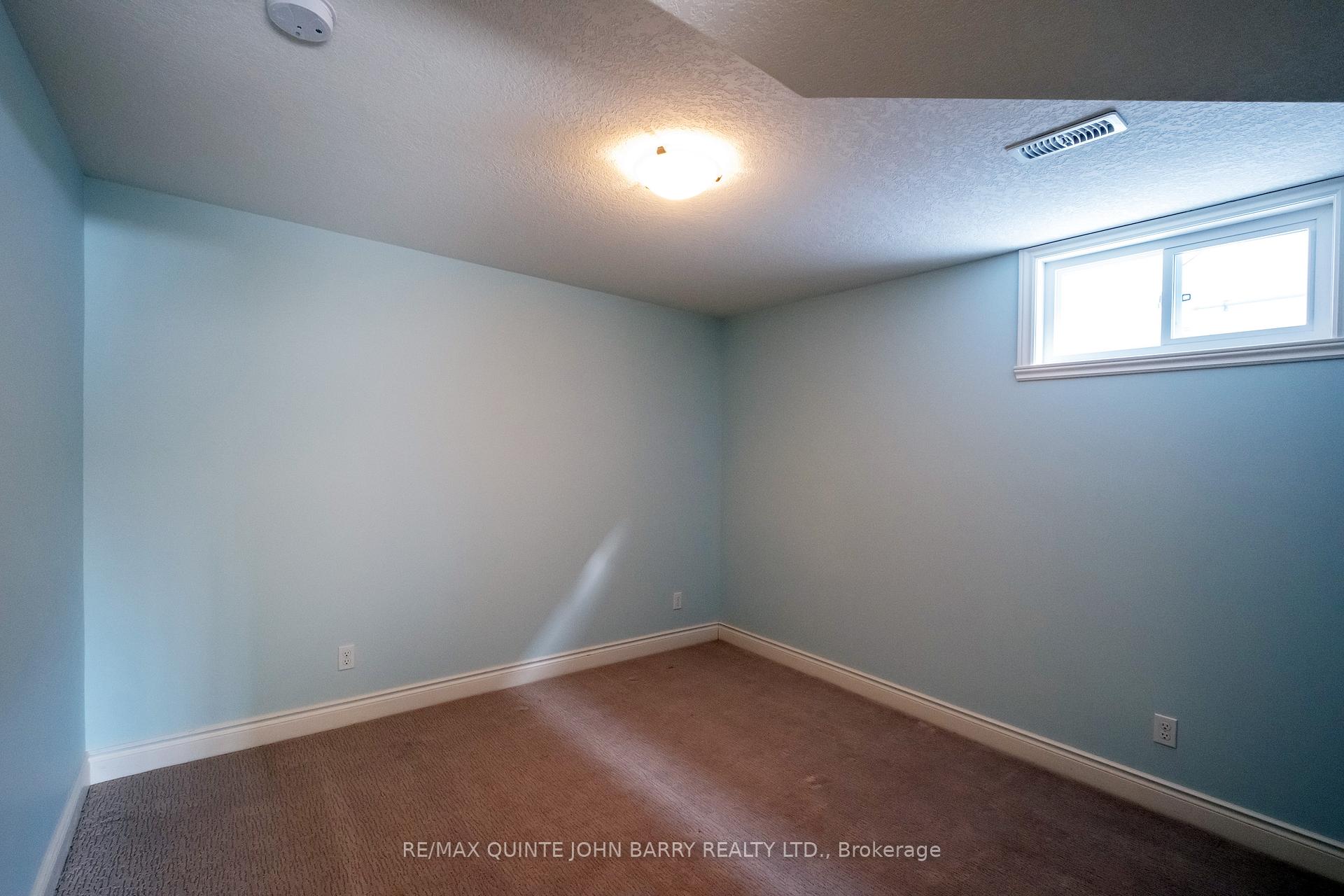 Photo 31 of 29 Kawartha Court, Belleville, Belleville Ward — HOMEH