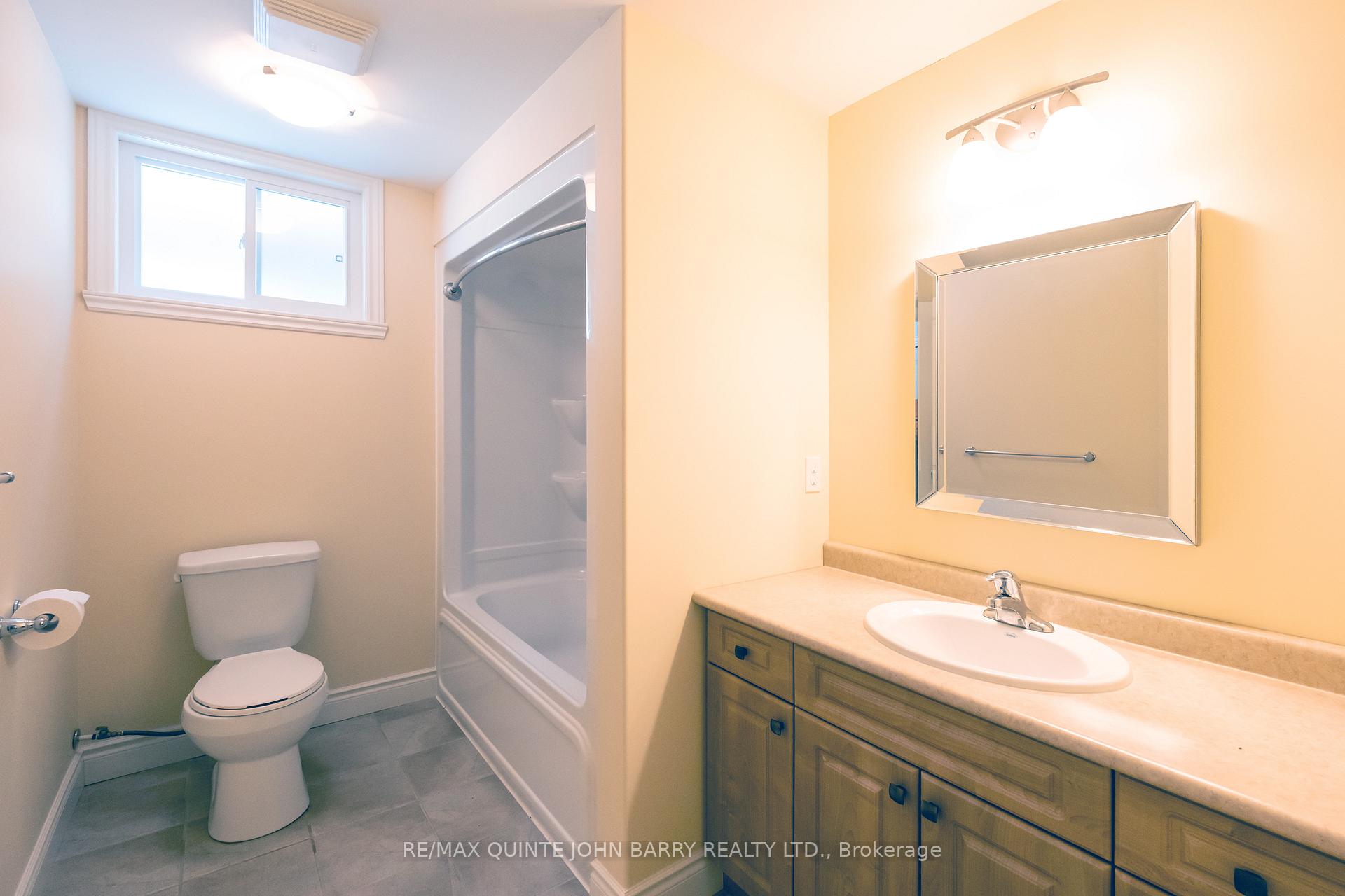 Photo 32 of 29 Kawartha Court, Belleville, Belleville Ward — HOMEH