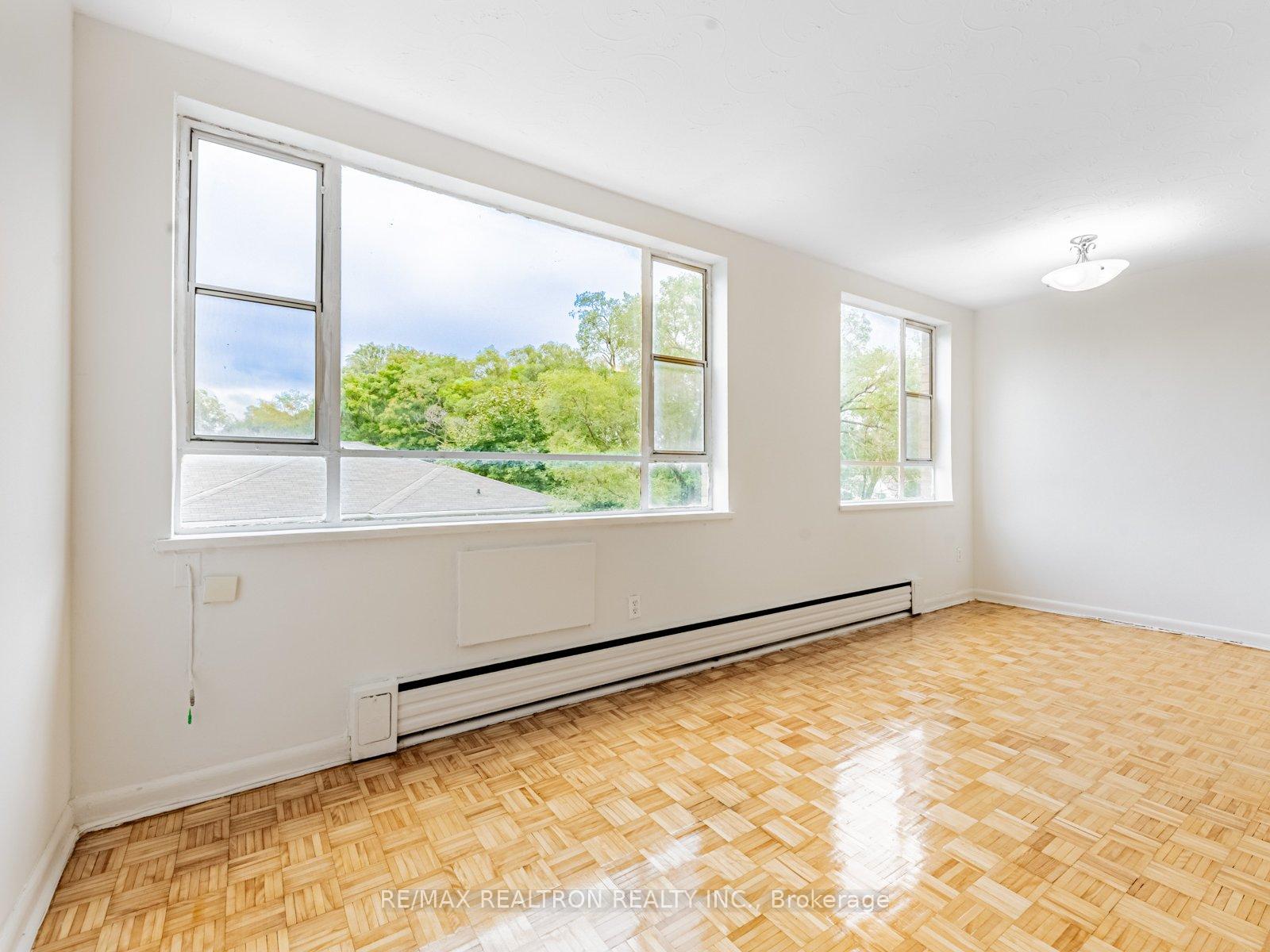 Photo 1 of Unit 103, 2895 Bathurst Street, Toronto, Bedford Park-Nortown — HOMEH