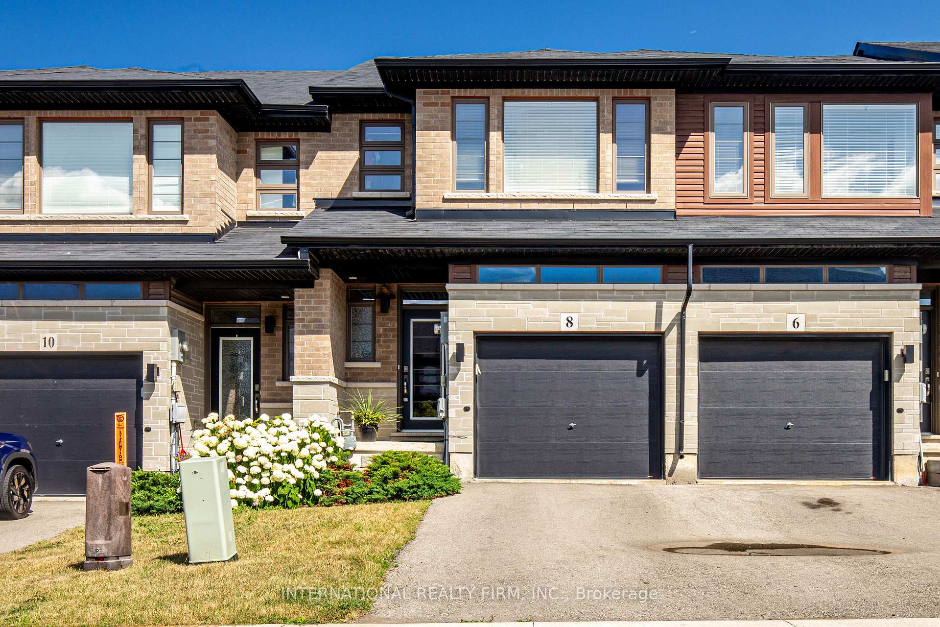 Photo 5 of 8 Greenwich Avenue, Hamilton, Stoney Creek Mountain — HOMEH