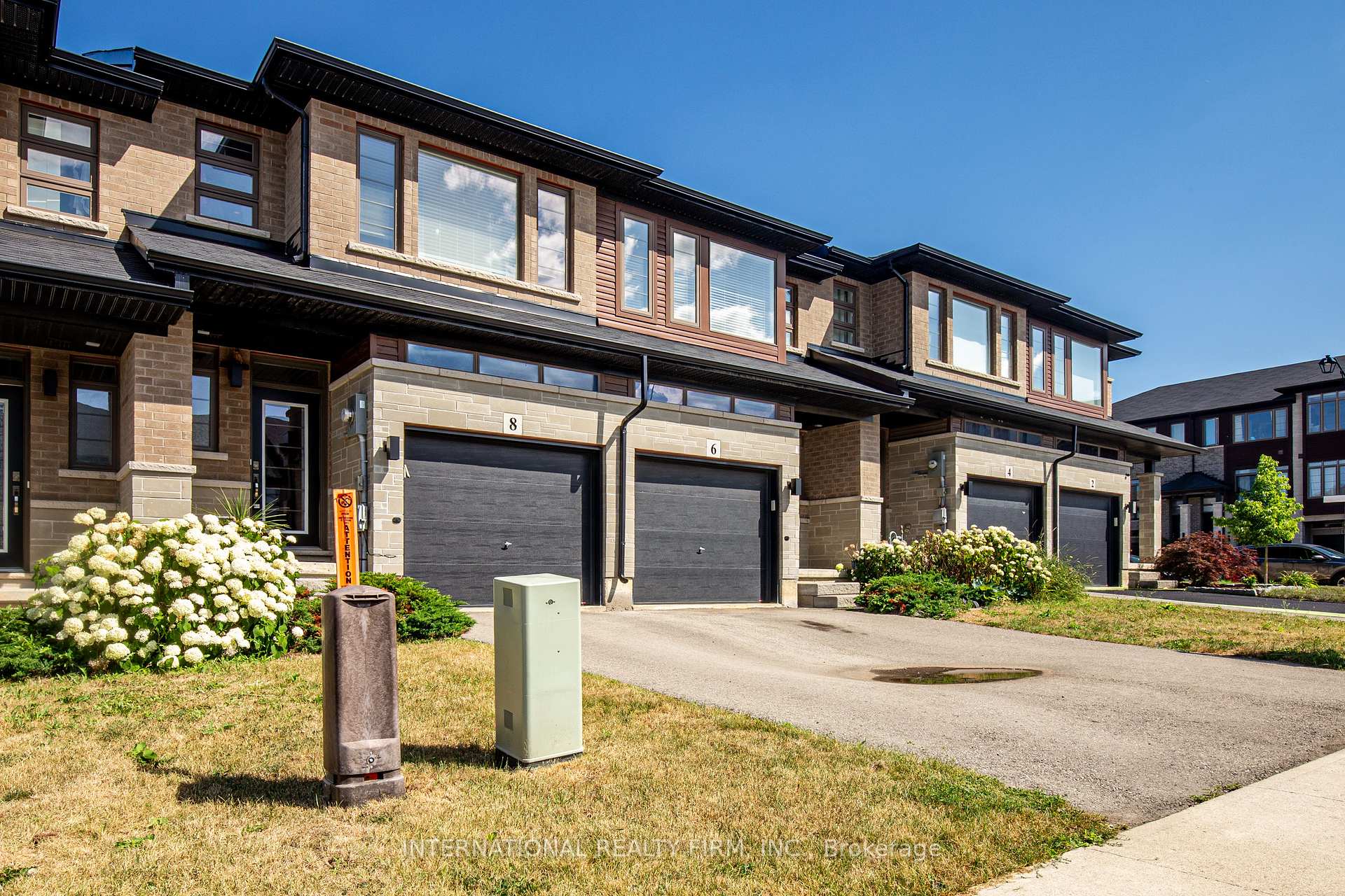 Photo 8 of 8 Greenwich Avenue, Hamilton, Stoney Creek Mountain — HOMEH