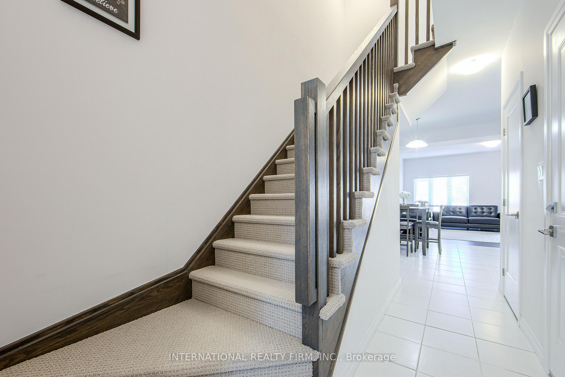 Photo 6 of 8 Greenwich Avenue, Hamilton, Stoney Creek Mountain — HOMEH