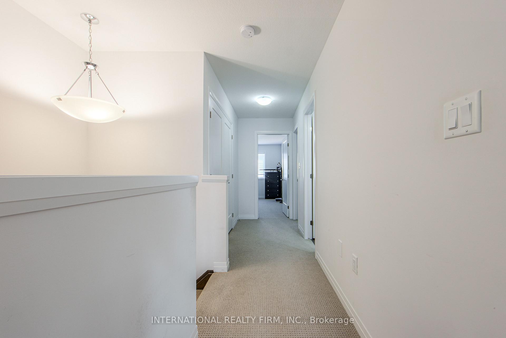 Photo 10 of 8 Greenwich Avenue, Hamilton, Stoney Creek Mountain — HOMEH
