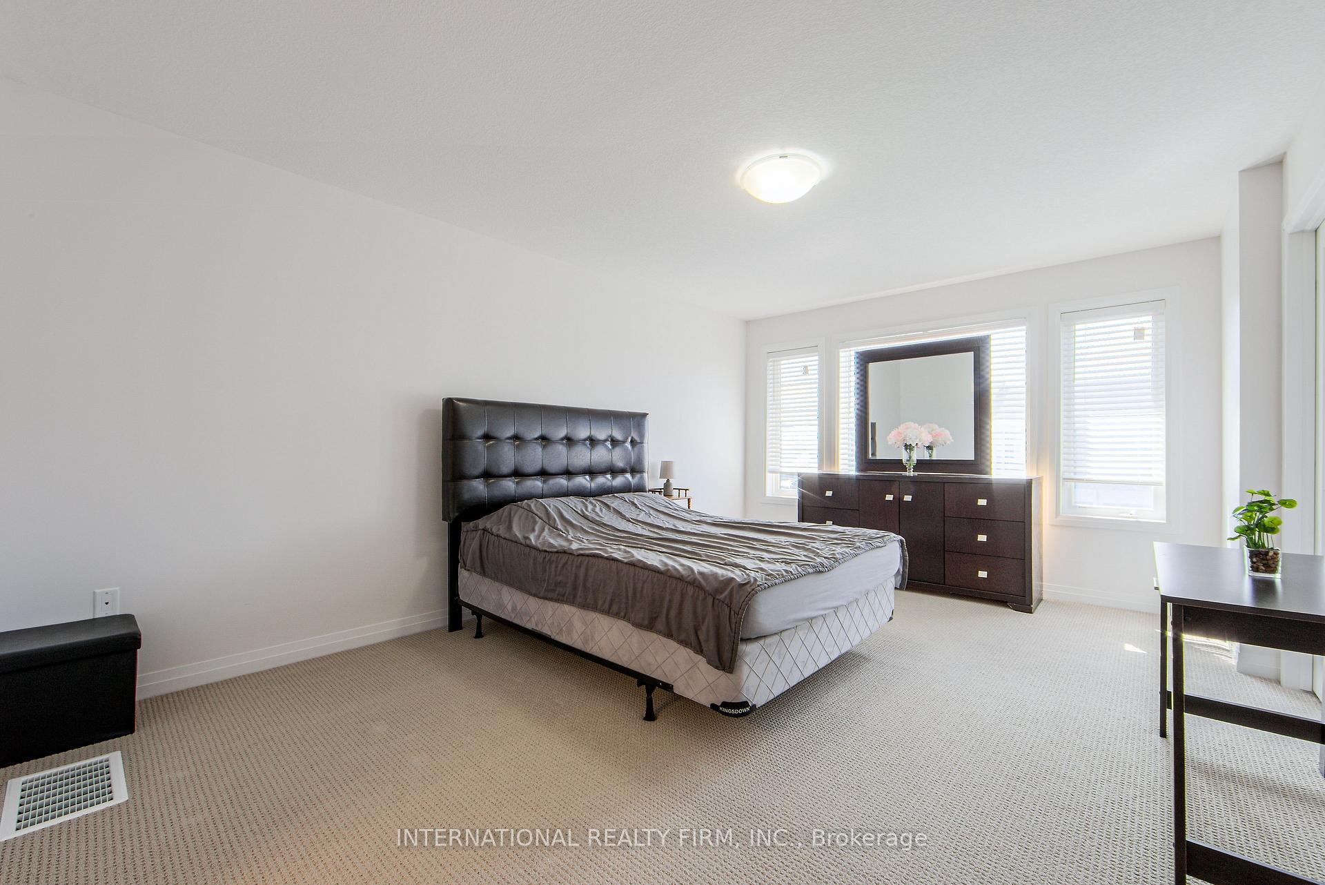 Photo 18 of 8 Greenwich Avenue, Hamilton, Stoney Creek Mountain — HOMEH