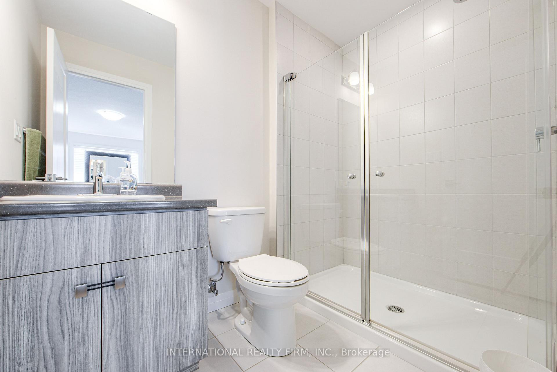 Photo 23 of 8 Greenwich Avenue, Hamilton, Stoney Creek Mountain — HOMEH