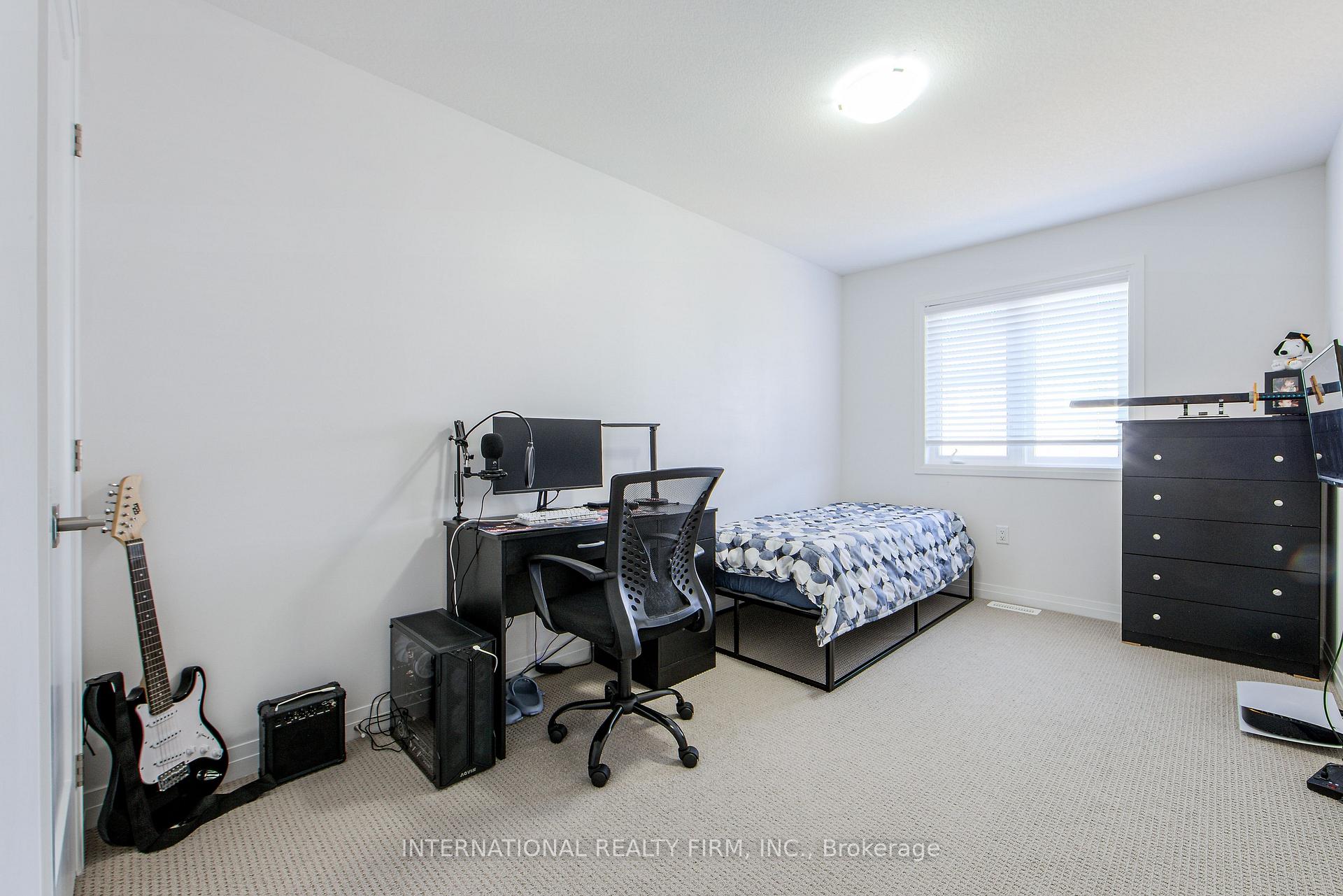 Photo 21 of 8 Greenwich Avenue, Hamilton, Stoney Creek Mountain — HOMEH