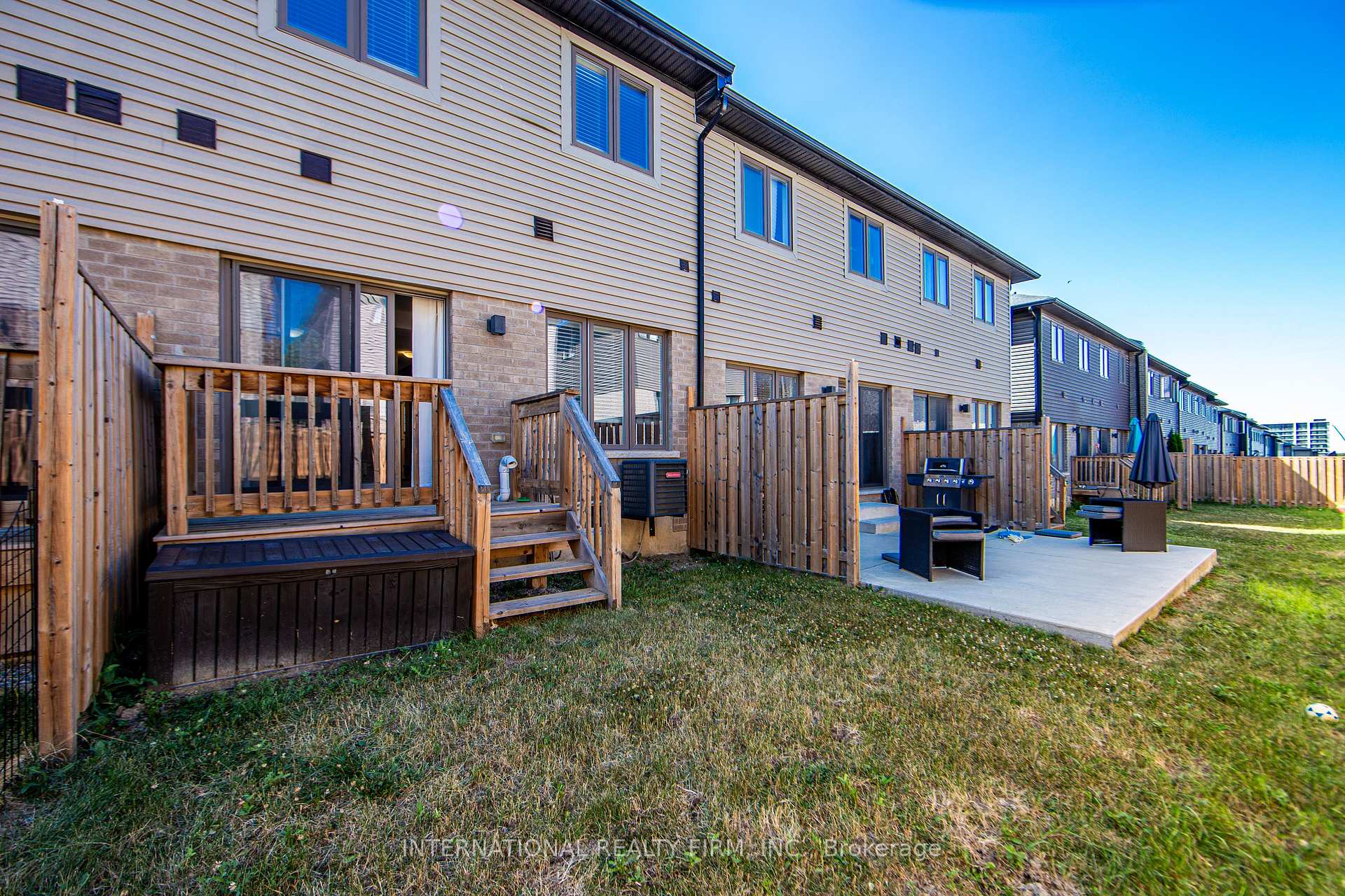 Photo 26 of 8 Greenwich Avenue, Hamilton, Stoney Creek Mountain — HOMEH
