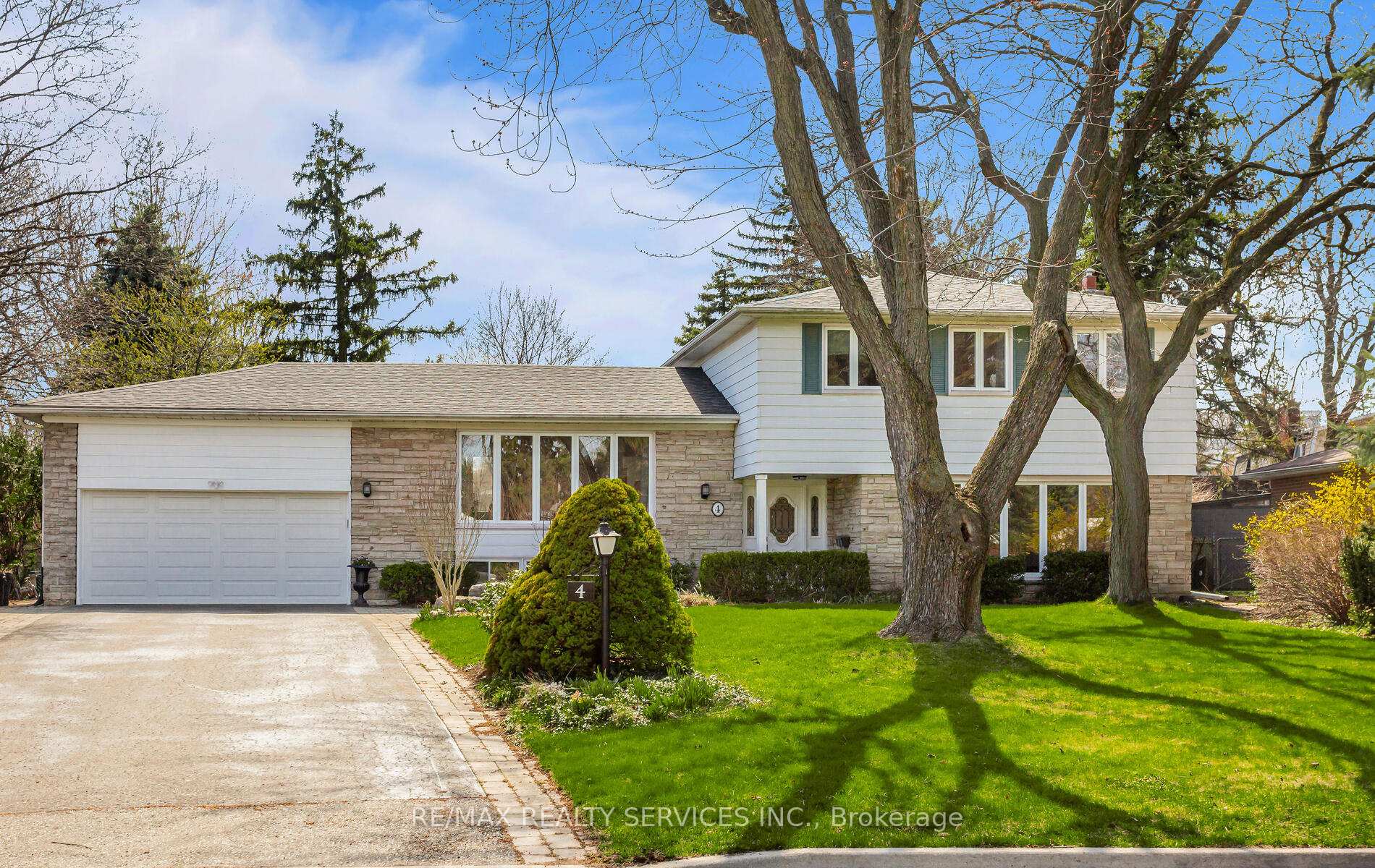 Front of 4 Richmond Drive