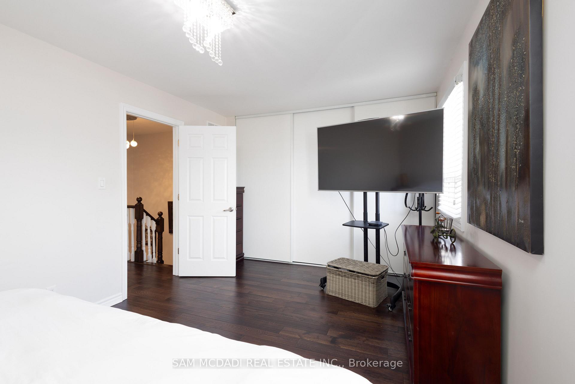 Photo 5 of 80 Longbourne Crescent, Brampton, Westgate — HOMEH