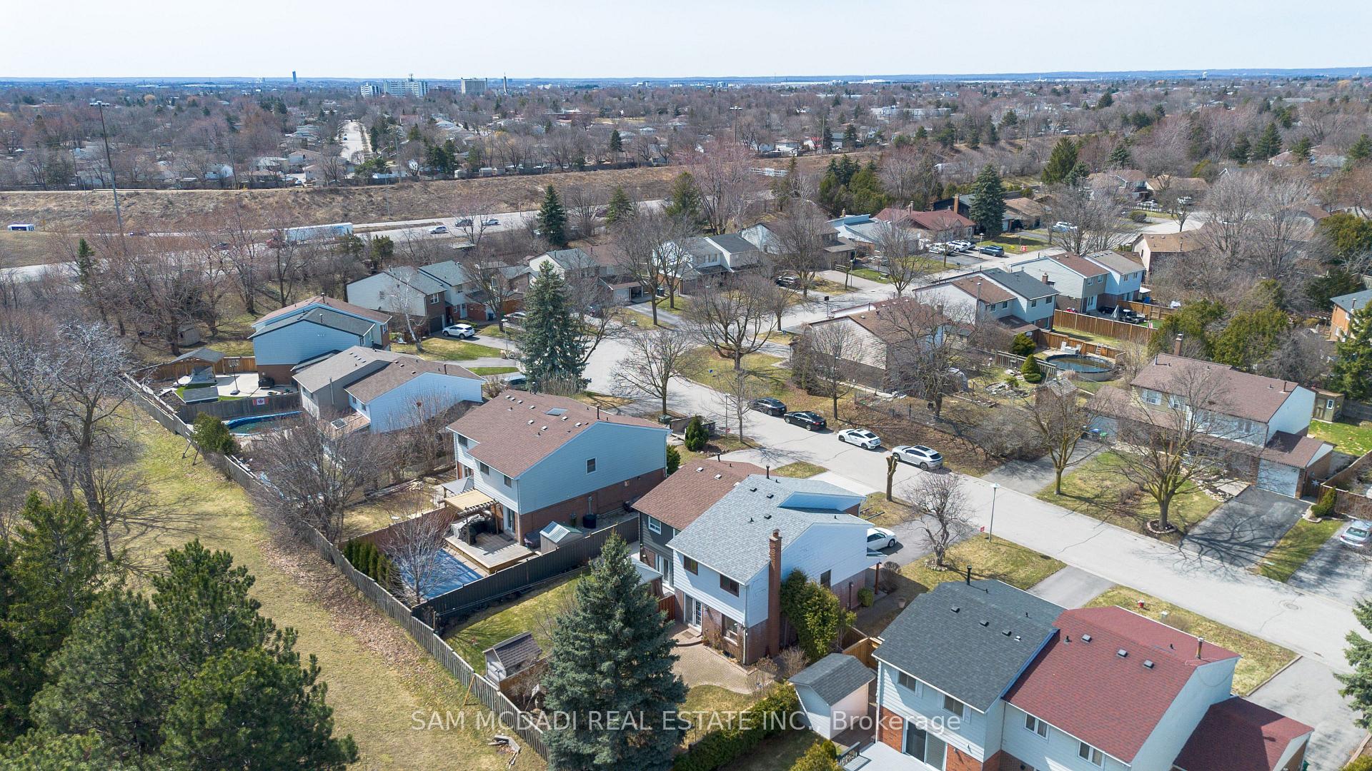 Photo 34 of 80 Longbourne Crescent, Brampton, Westgate — HOMEH