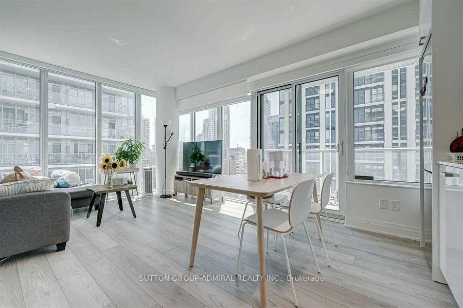 Photo 15 of Unit 1509, 99 Broadway Avenue, Toronto, Mount Pleasant West — HOMEH