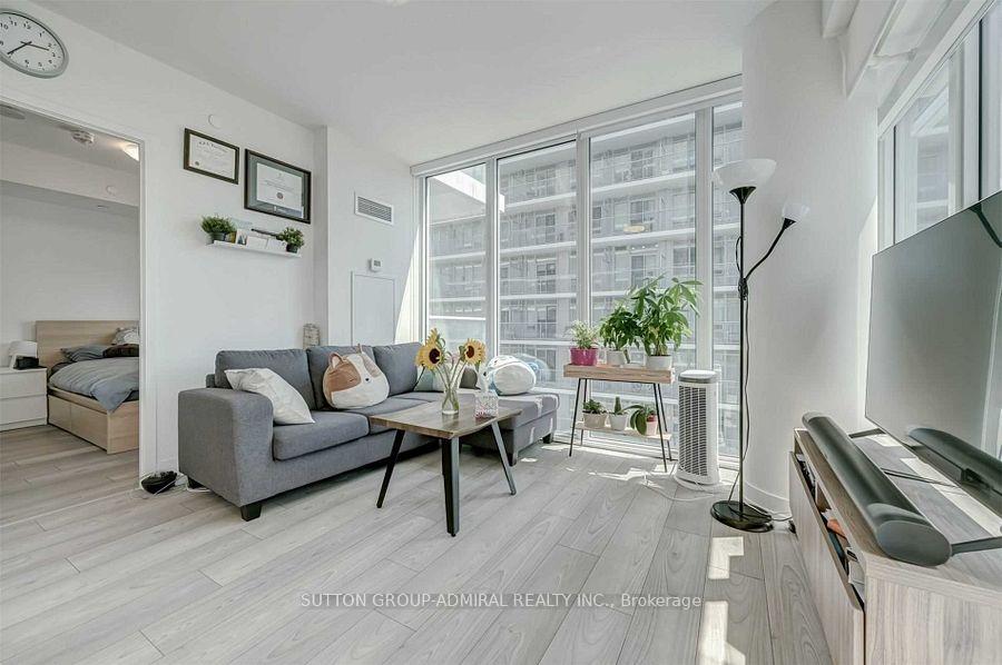 Photo 6 of Unit 1509, 99 Broadway Avenue, Toronto, Mount Pleasant West — HOMEH