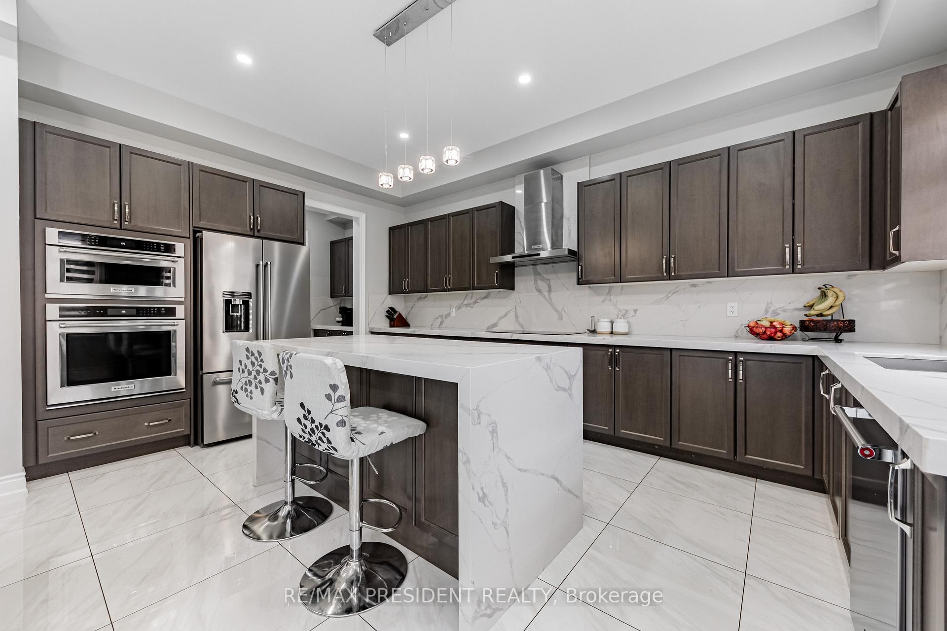 Photo 4 of 32 Elderbridge Road, Brampton, Toronto Gore Rural Estate — HOMEH