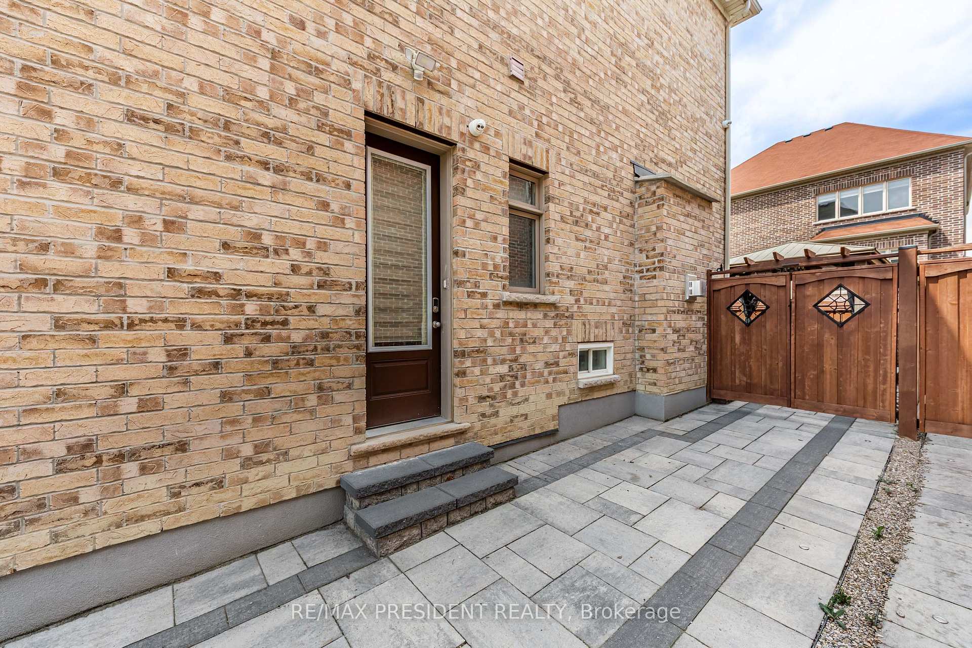 Photo 30 of 32 Elderbridge Road, Brampton, Toronto Gore Rural Estate — HOMEH