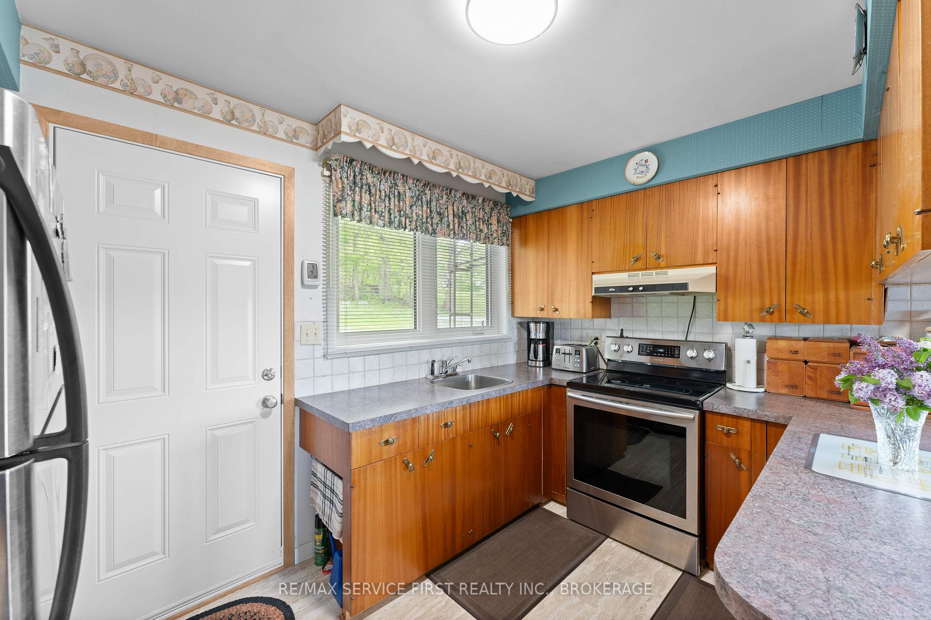 Photo 18 of 720 Mona Drive, Kingston — HOMEH