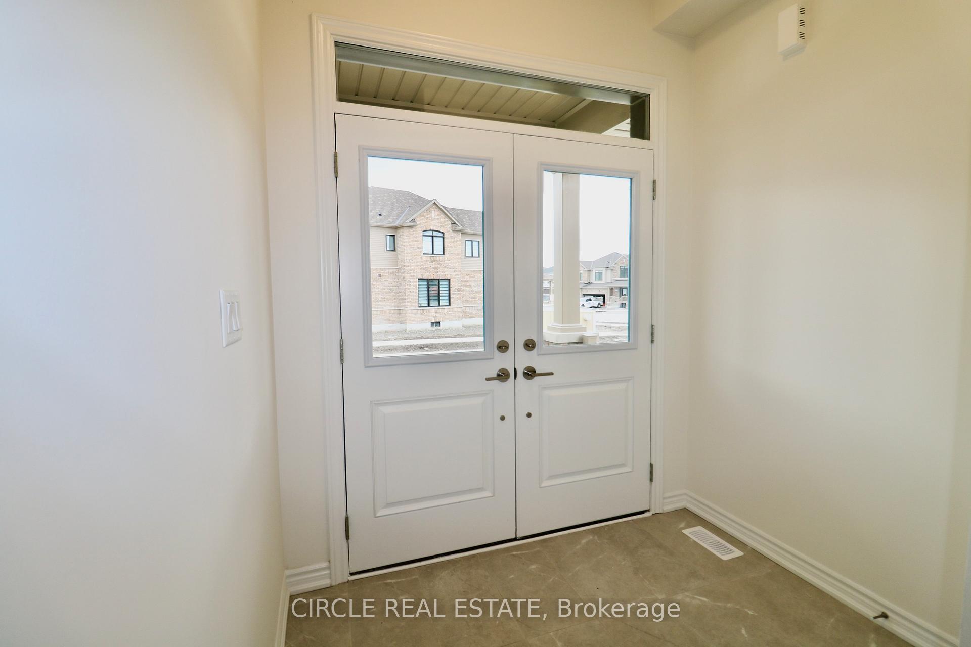 Photo 3 of 5 Gemini Drive, Barrie, Painswick South — HOMEH