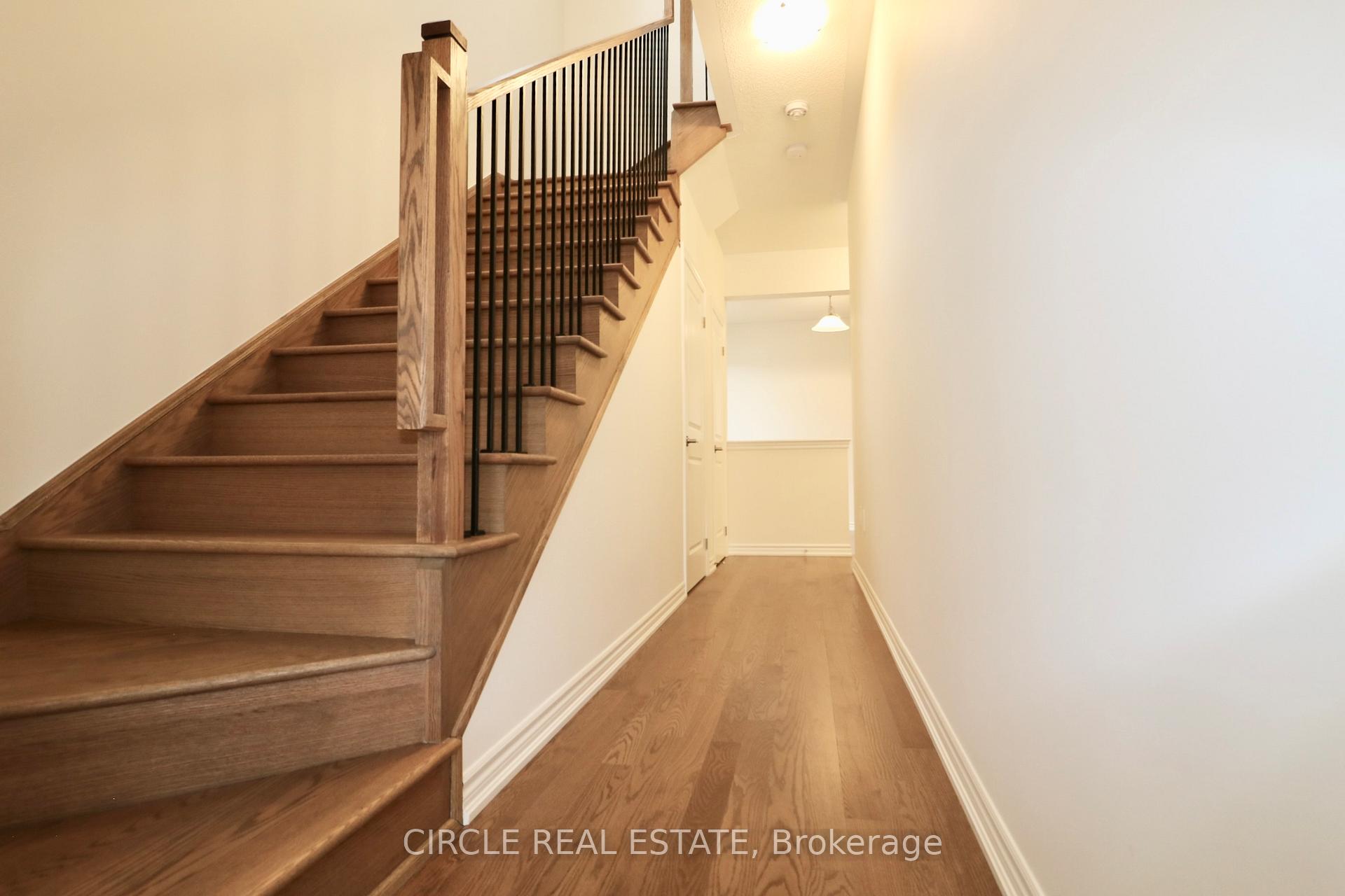 Photo 4 of 5 Gemini Drive, Barrie, Painswick South — HOMEH