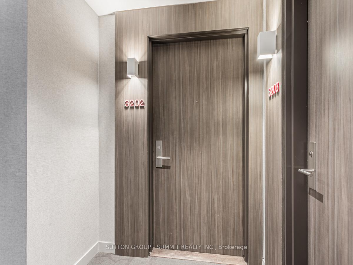 Photo 3 of Unit 3202, 185 Roehampton Avenue, Toronto, Mount Pleasant West — HOMEH