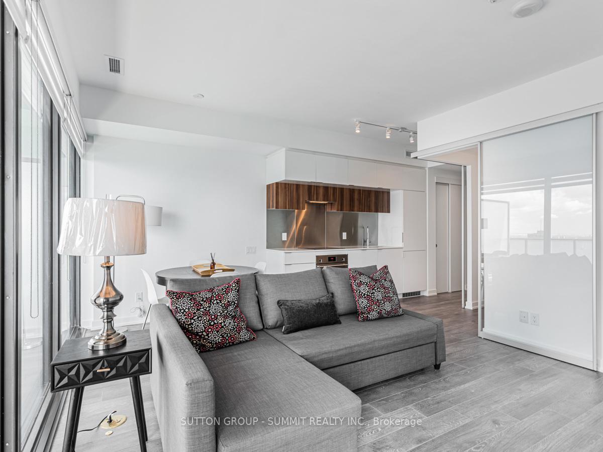 Photo 8 of Unit 3202, 185 Roehampton Avenue, Toronto, Mount Pleasant West — HOMEH