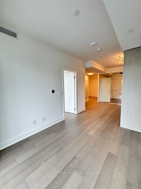 Photo 5 of Unit 505, 8 Manor Road W, Toronto, Yonge-Eglinton — HOMEH