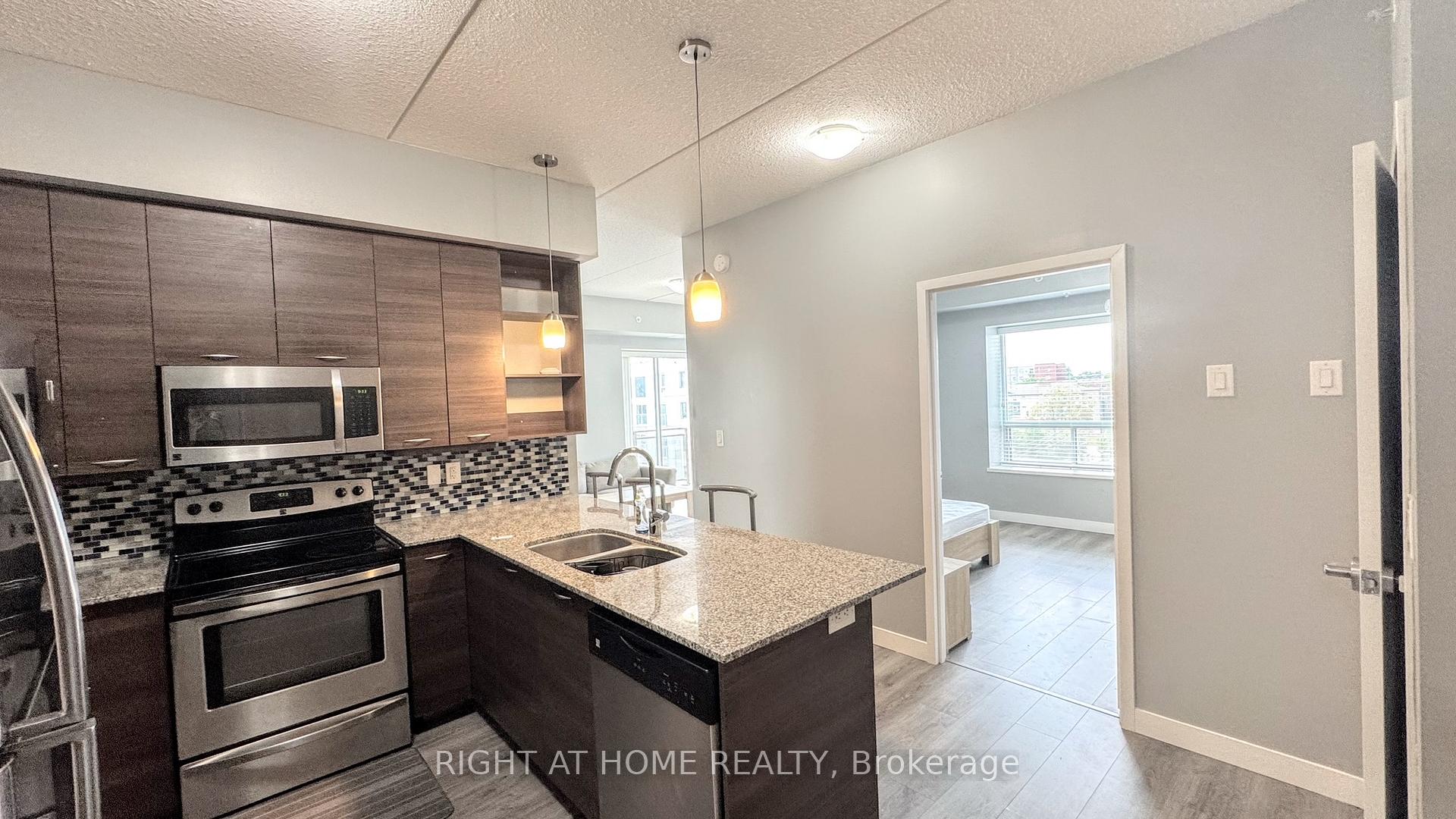 Front of Unit RoomA - 507, 318 Spruce Street